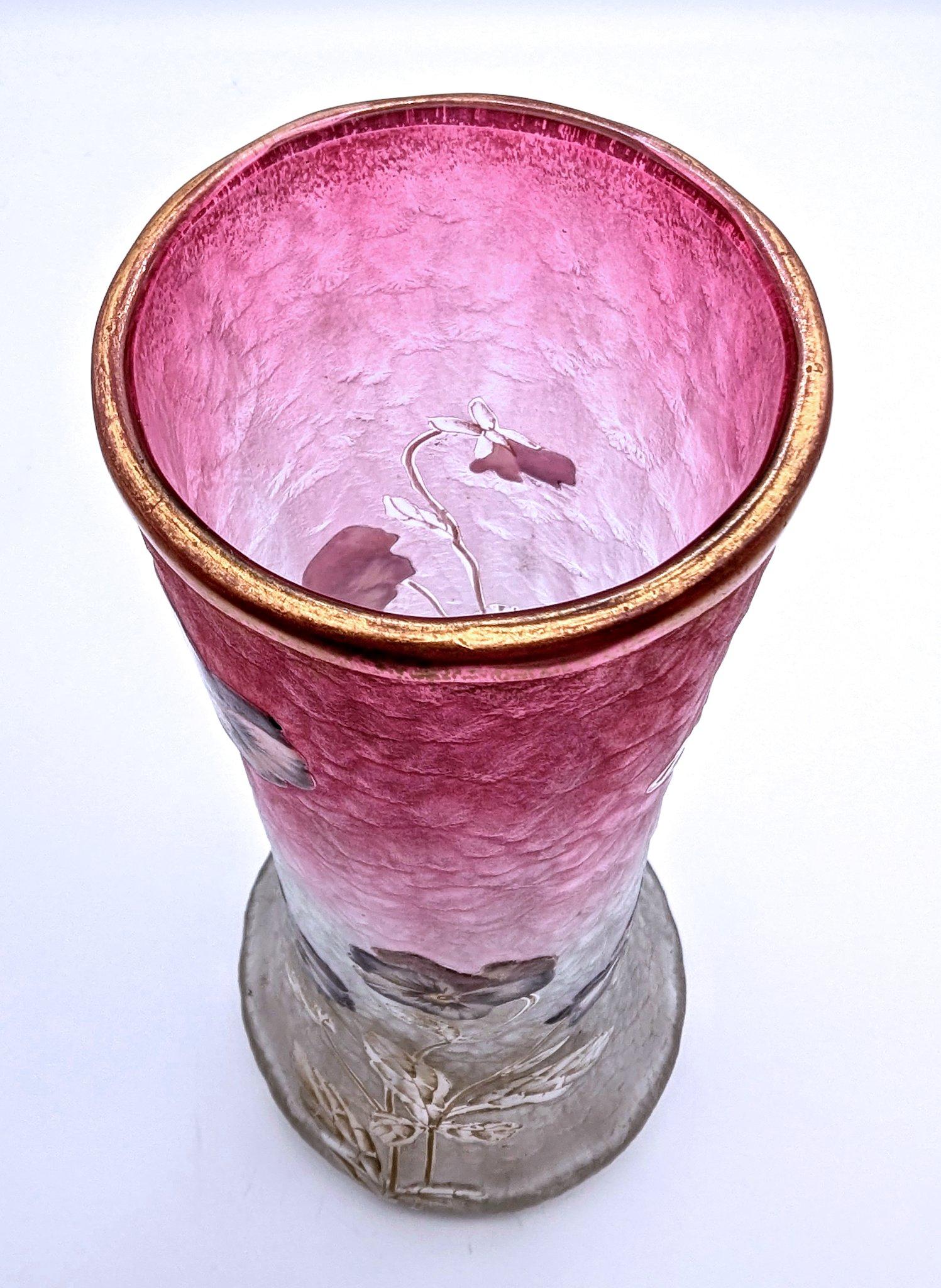 Eine feine und frühe Vase aus säuregeätztem Glas im Jugendstil mit Schalen aus Glas mit Schalen von Legras & Cie (Emailliert) im Angebot