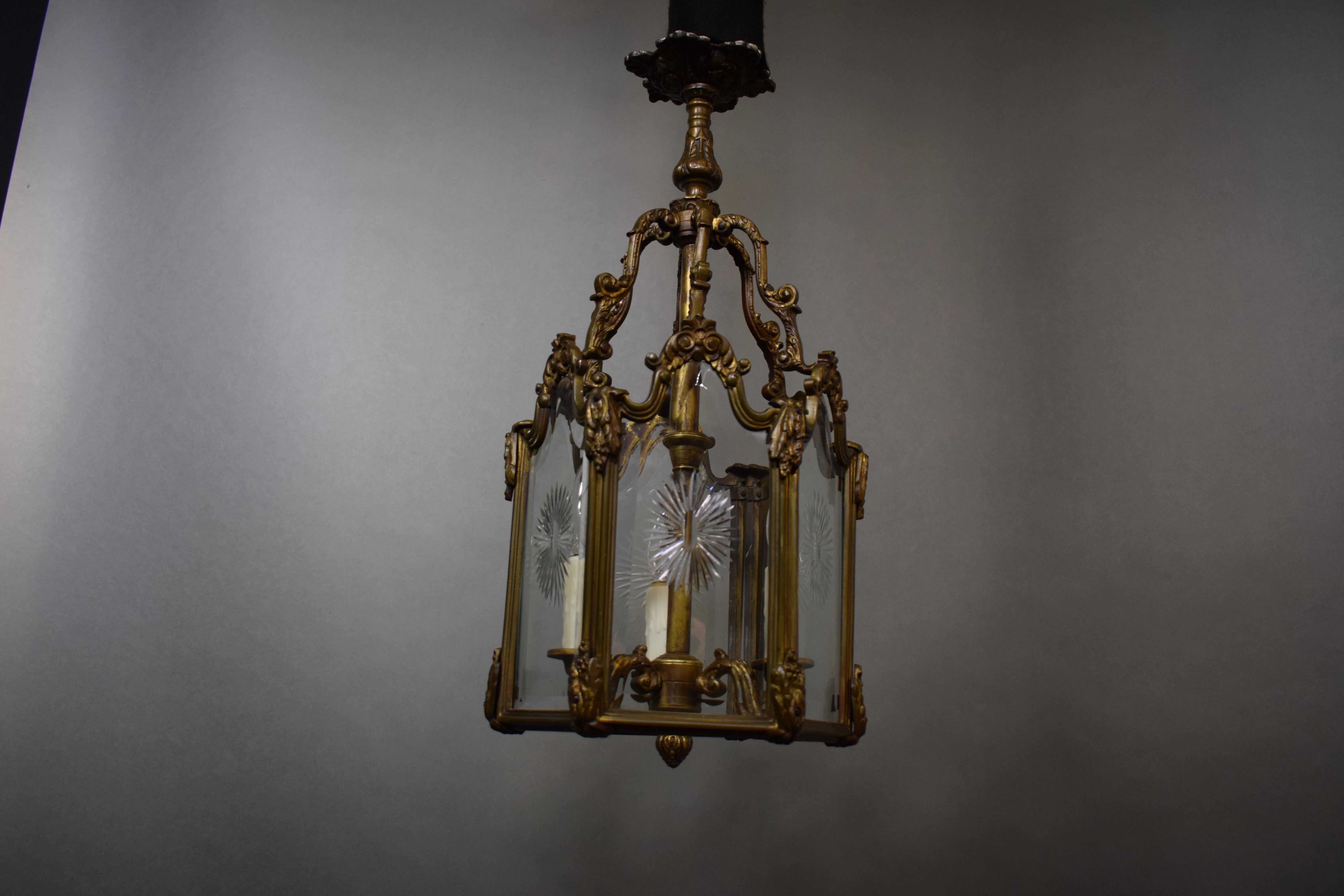 Fine and Elegant Hexagonal Lantern Featuring Handcut Glass Panels In Good Condition For Sale In Atlanta, GA