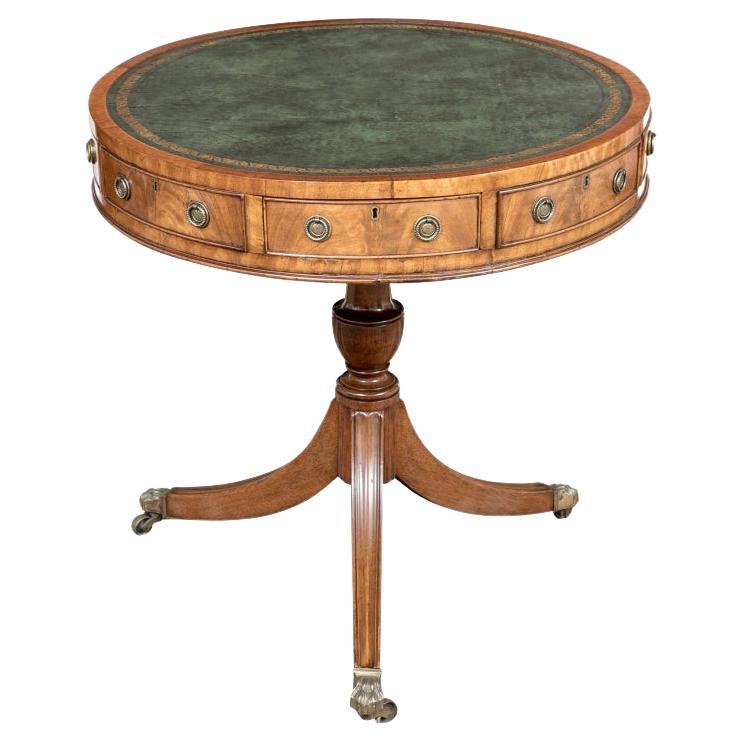 Une table à tambour raffinée et exceptionnelle George III en vente