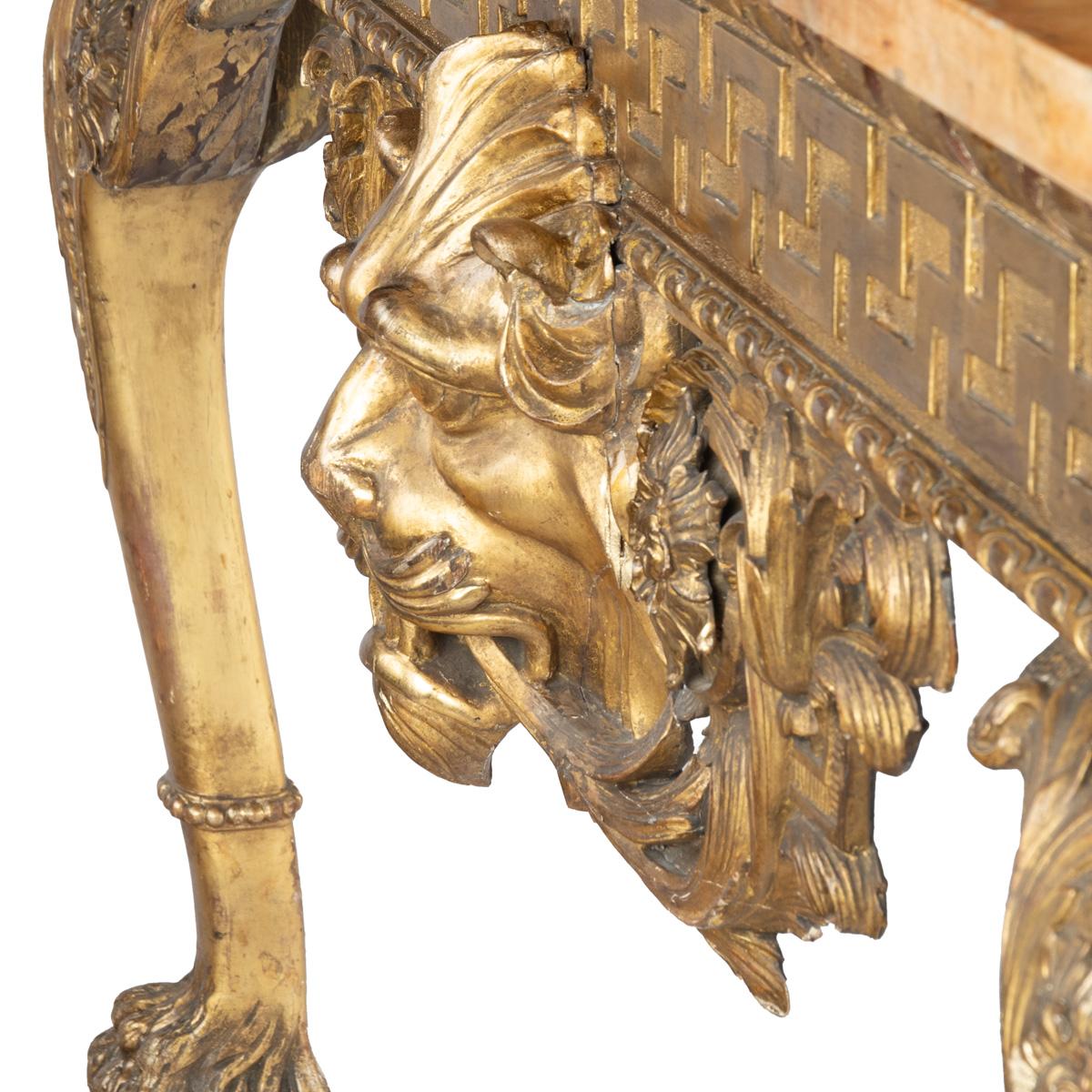 Feiner und bedeutender Beistelltisch aus vergoldetem Holz aus dem 19. Jahrhundert im irischen George II.-Stil (Europäisch) im Angebot