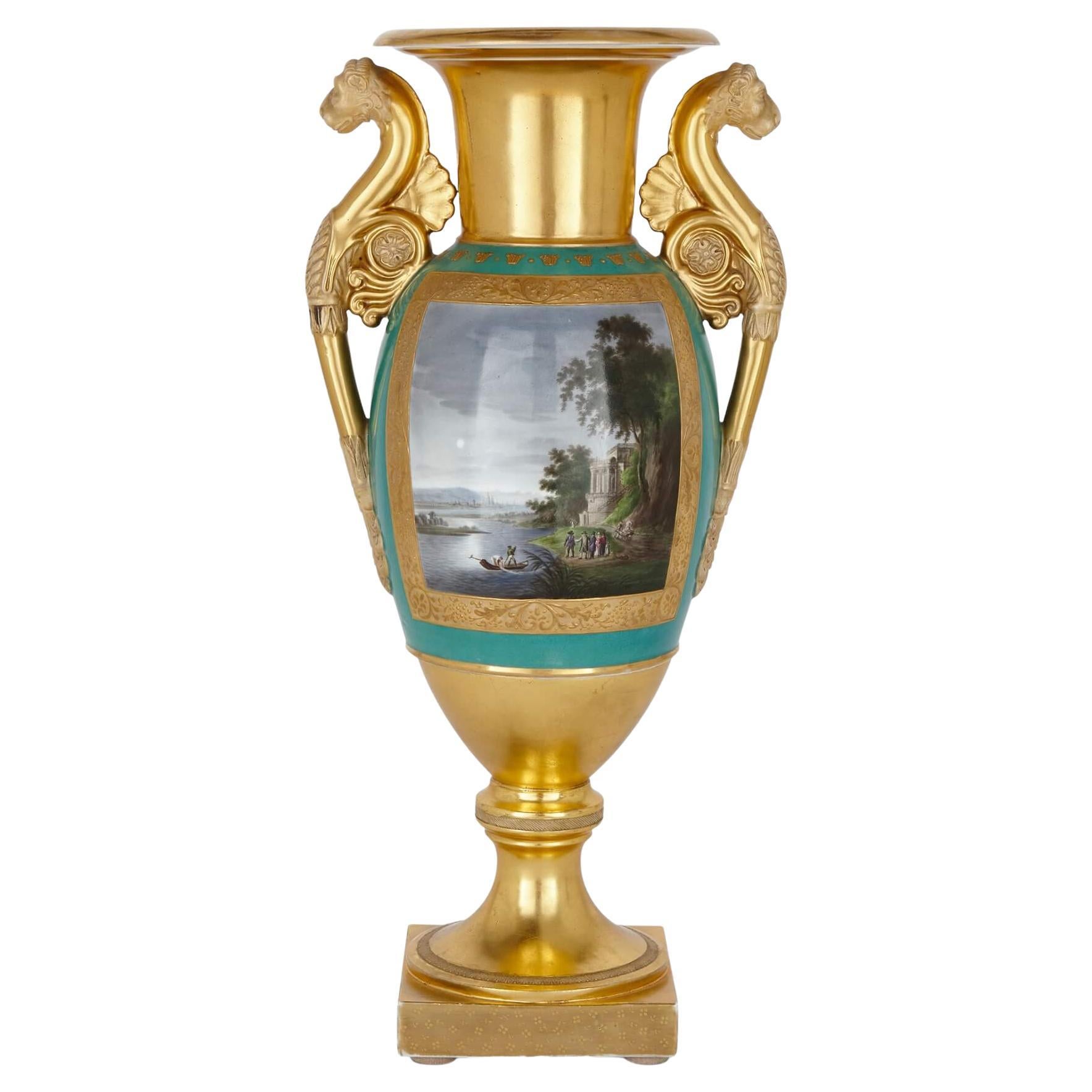 Eine feine und wichtige Vase aus vergoldetem Porzellan der Gardner-Fabrik im Angebot
