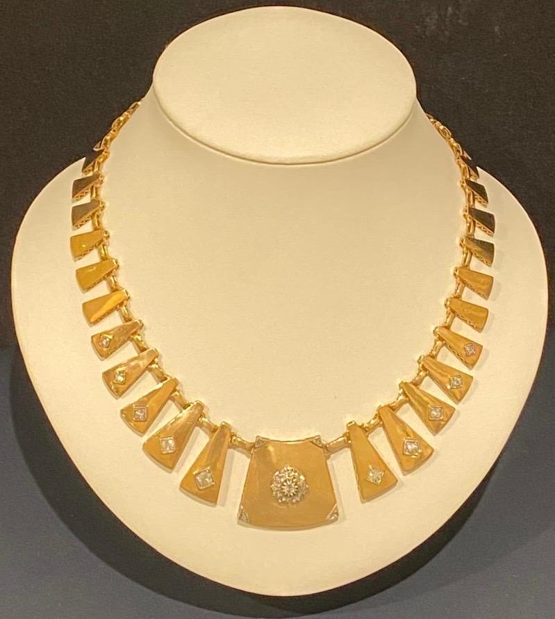 Un raffinato e impressionante collo a frangia in oro 14 carati e 2 carati di diamanti Art Deco in vendita 7