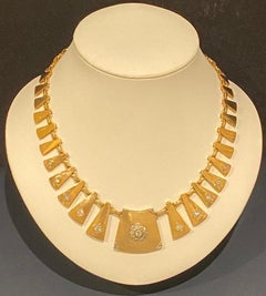A Fine and Impressive Art Deco 14 Carat Gold and 2 Carats of Diamonds fringe nec