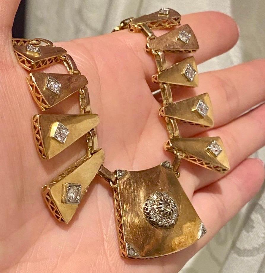 Un raffinato e impressionante collo a frangia in oro 14 carati e 2 carati di diamanti Art Deco in vendita 3