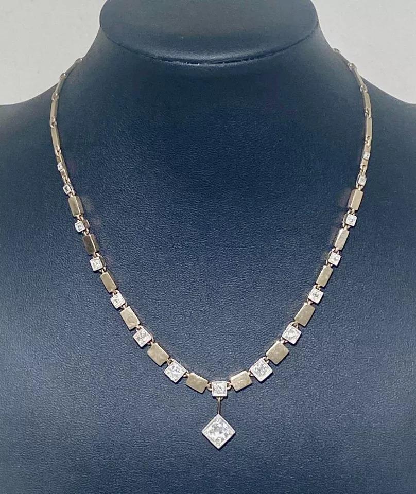 Una raffinata e imponente collana Art Deco in oro 14ct e 2,6 carati di diamanti in vendita 3