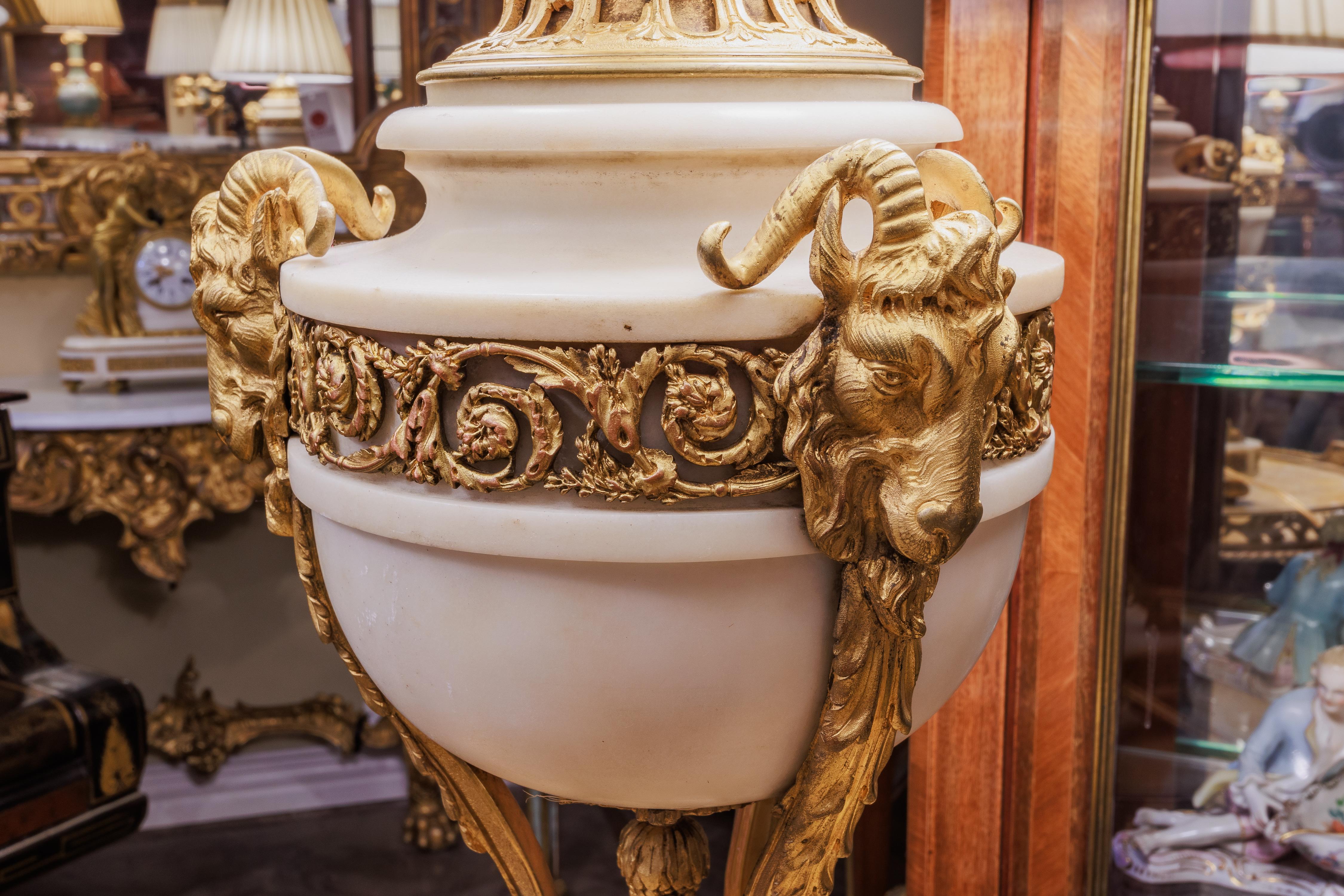 A fine and large 19th c French Louis XVI Carrera marble and gilt bronze lamp In Good Condition For Sale In Dallas, TX