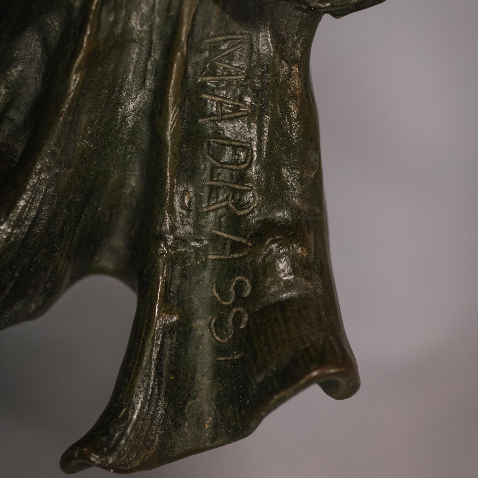 Figura fina y grande de bronce patinado de una ninfa marina en venta 3