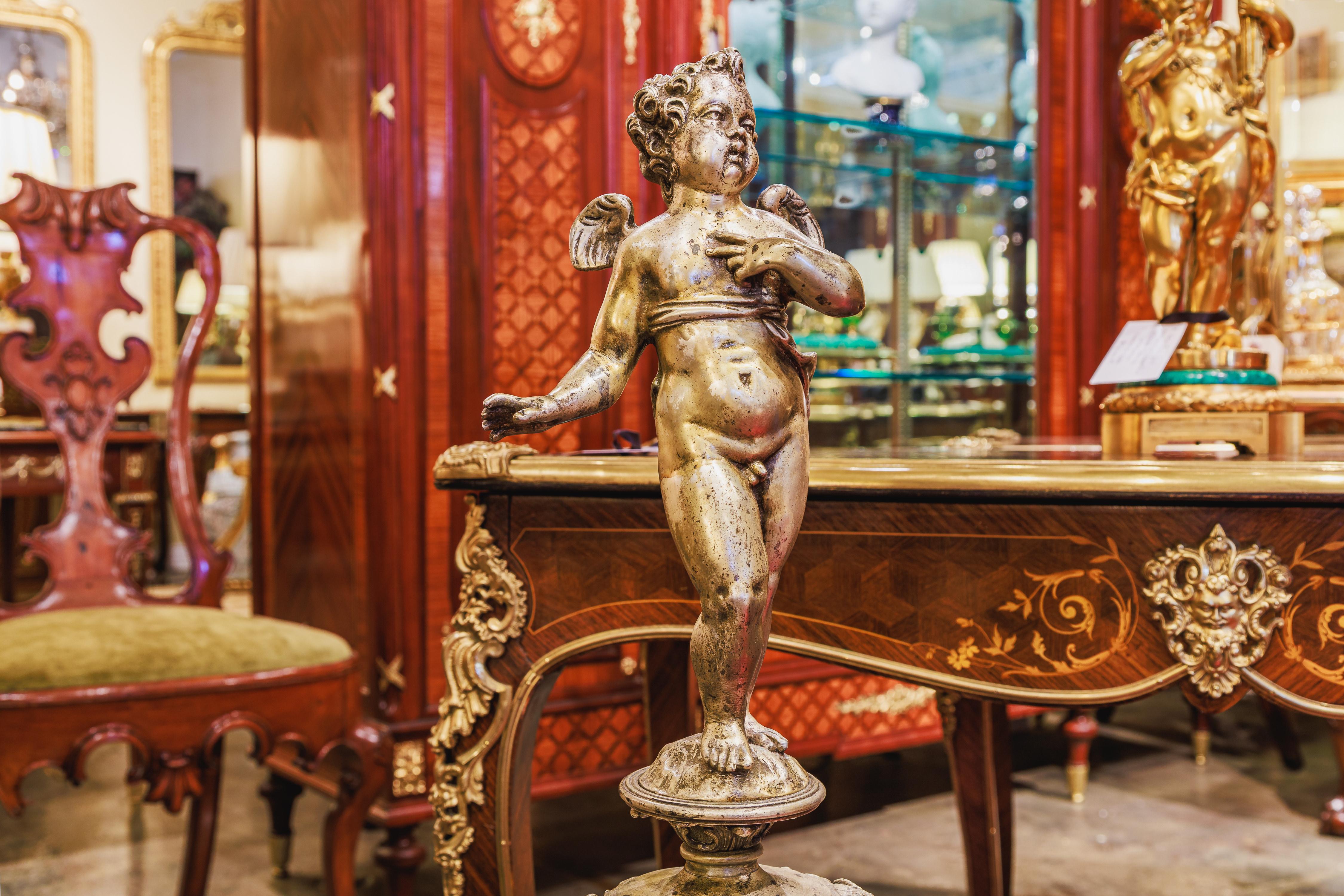 Un par de chenets italianos de bronce plateado de tamaño fino y palaciego Italiano en venta