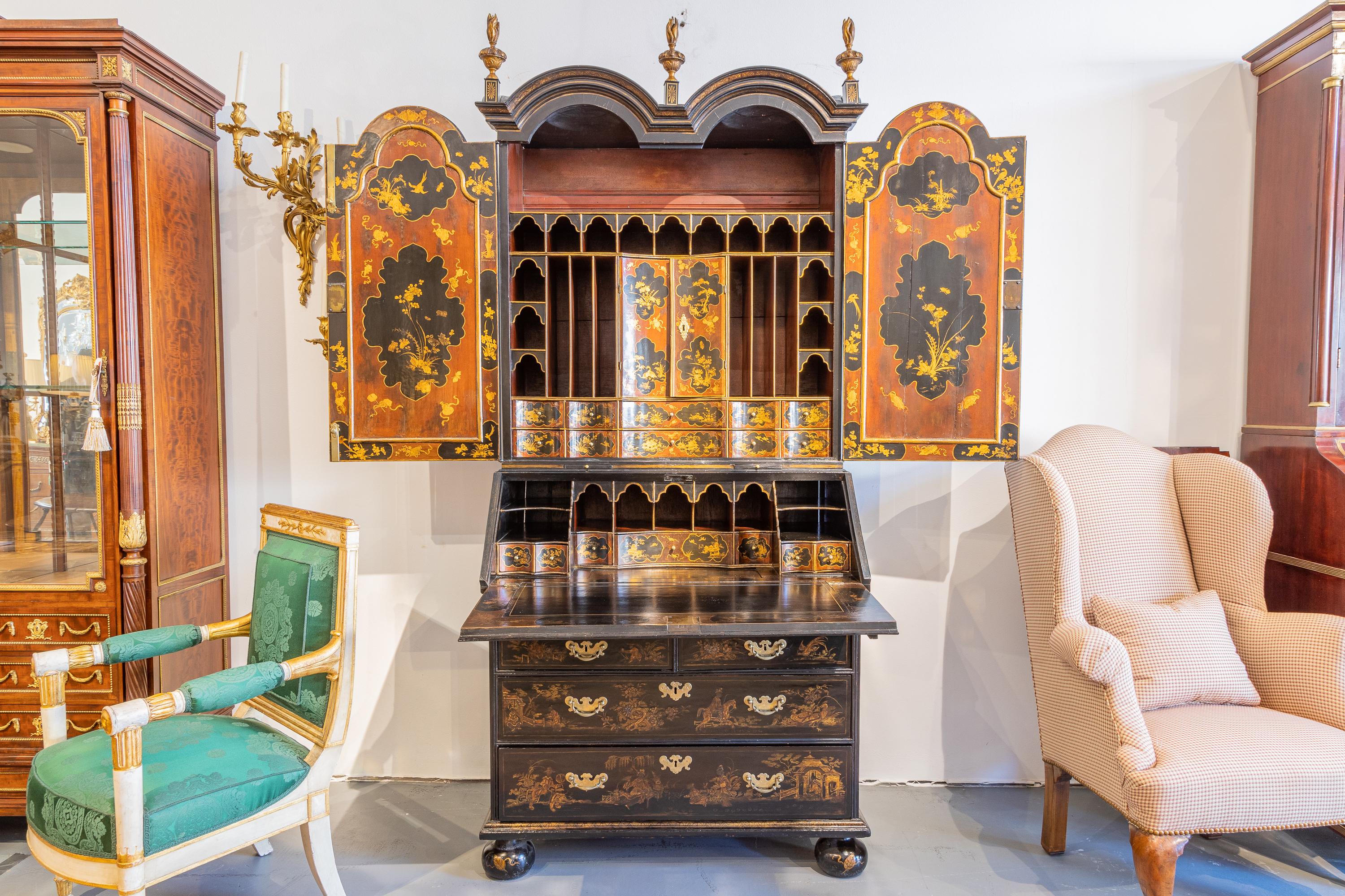 A fine and rare 18th century Georgian black lacquered and Chinoiserie decorated elaborate secretary.