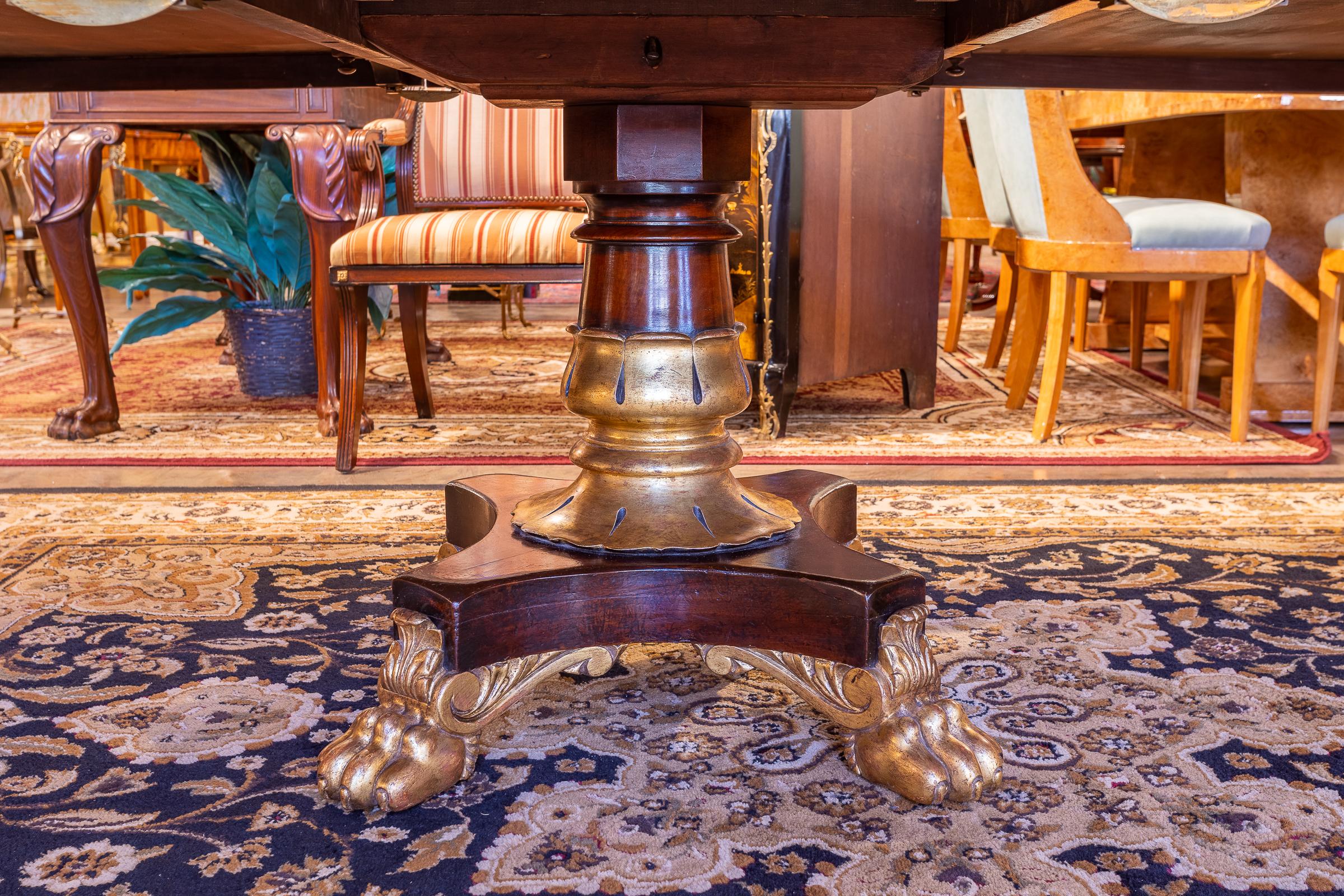 Fine and Rare 19th C Regency Mahogany and Gilt Triple Pedestal Dining Table In Good Condition In Dallas, TX