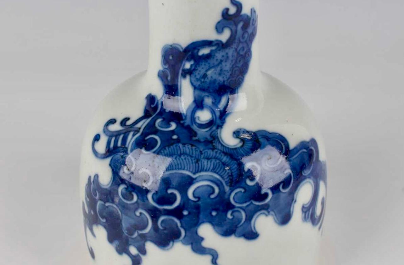Ceramic A FINE AND RARE BLUE AND WHITE MALLET-FORM VASE, Qing Dynasty. For Sale