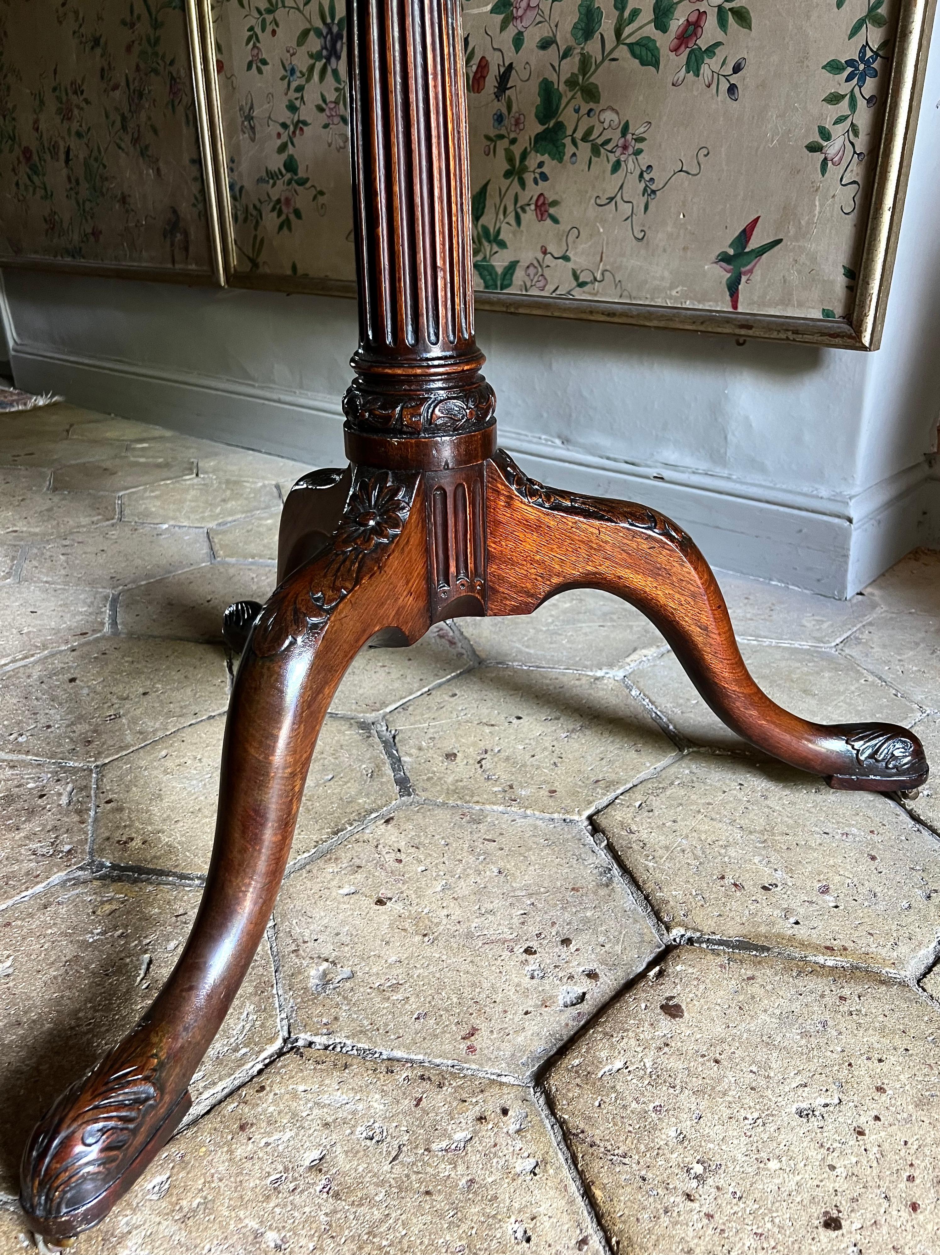Table octogonale rare et raffinée en acajou de style George II Bon état - En vente à Lymington, GB