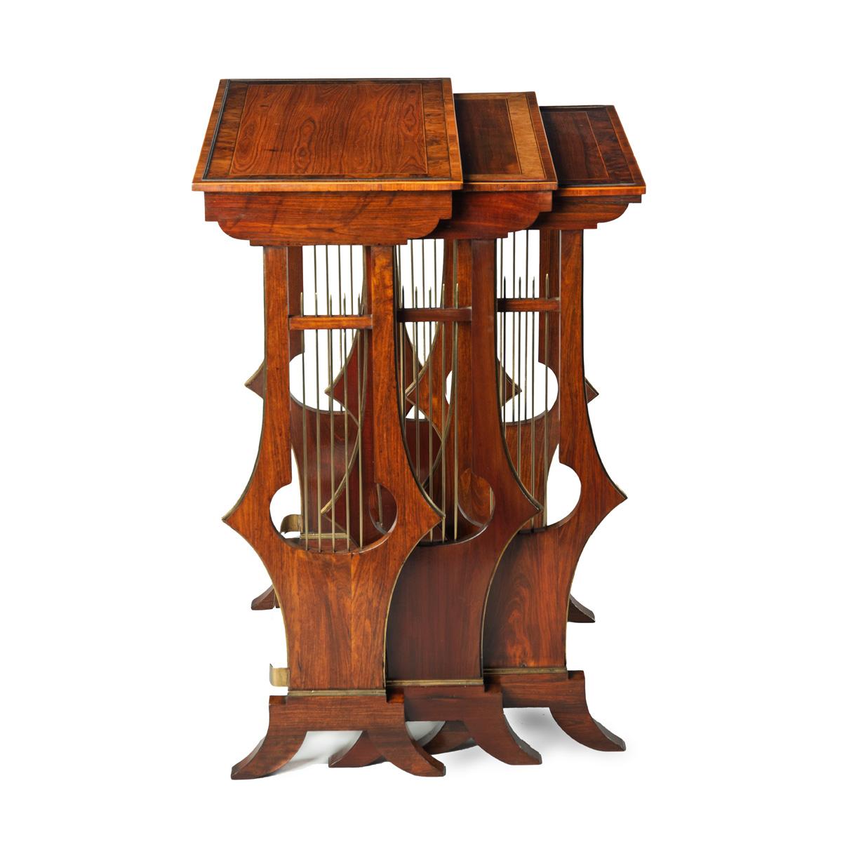 English A fine and unusual nest of three Regency tables For Sale