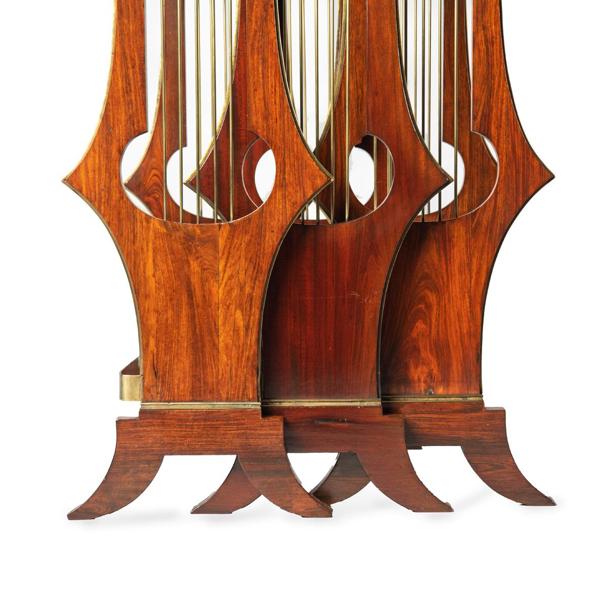 A fine and unusual nest of three Regency tables In Good Condition For Sale In Lymington, Hampshire