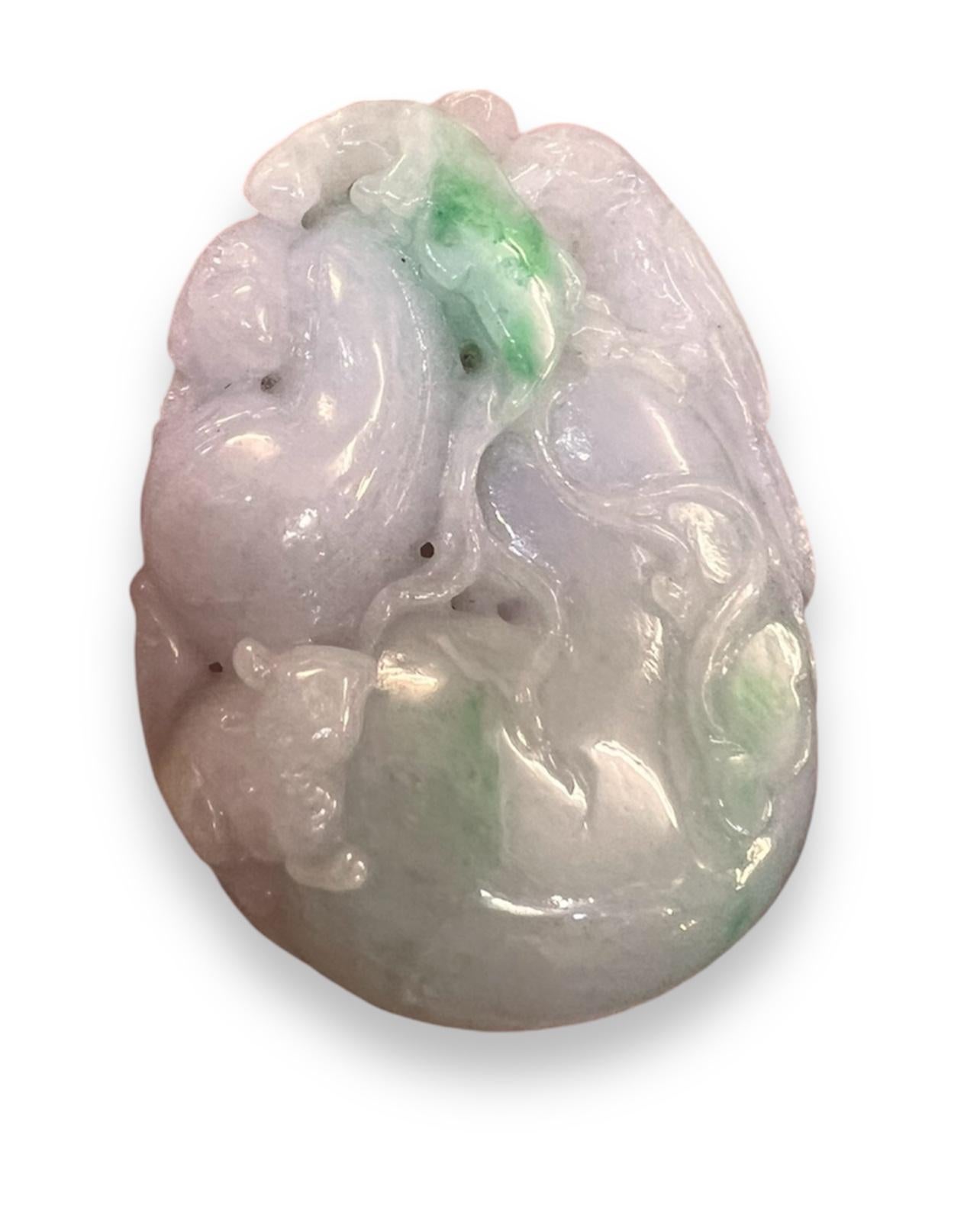 A Fine Antique Chinese Jade Jadeite Toggle Pendant Carving. For Sale 8