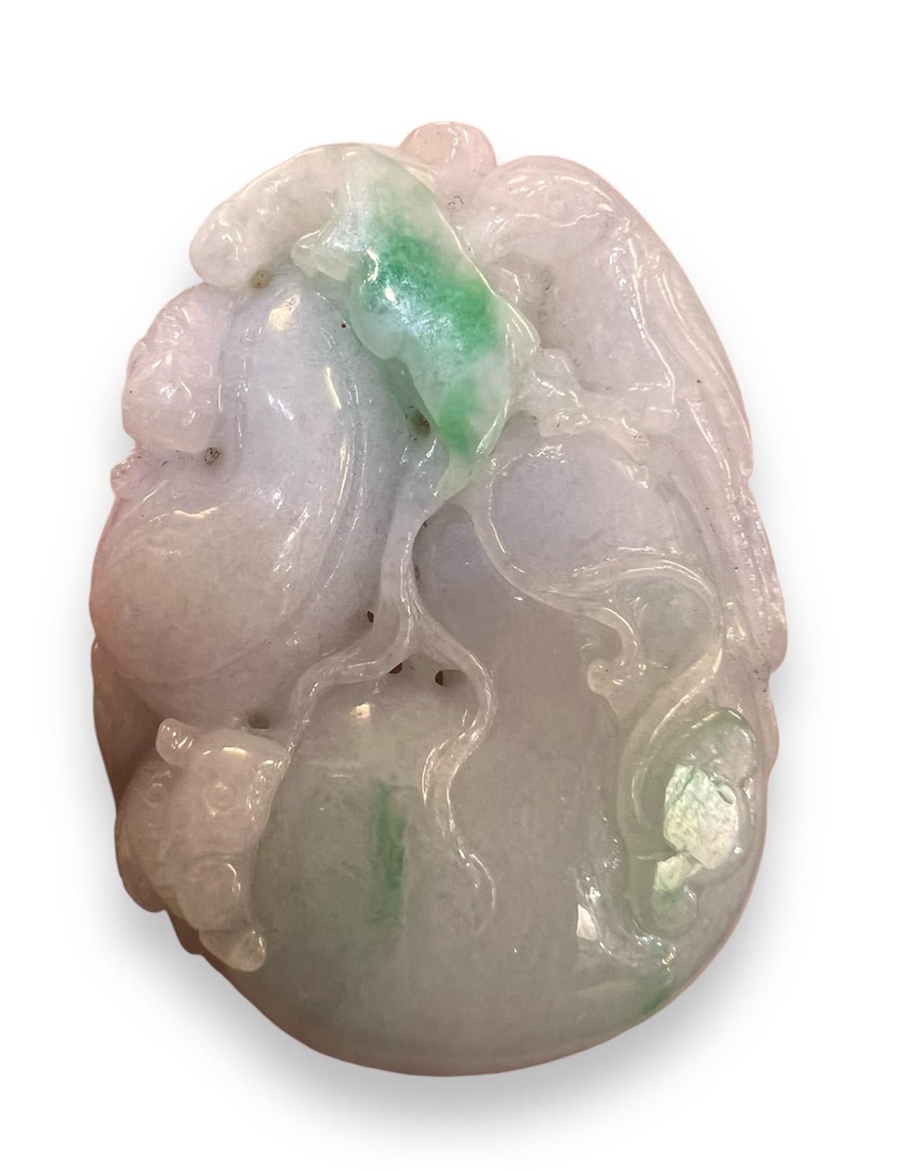 A Fine Antique Chinese Jade Jadeite Toggle Pendant Carving. For Sale 3