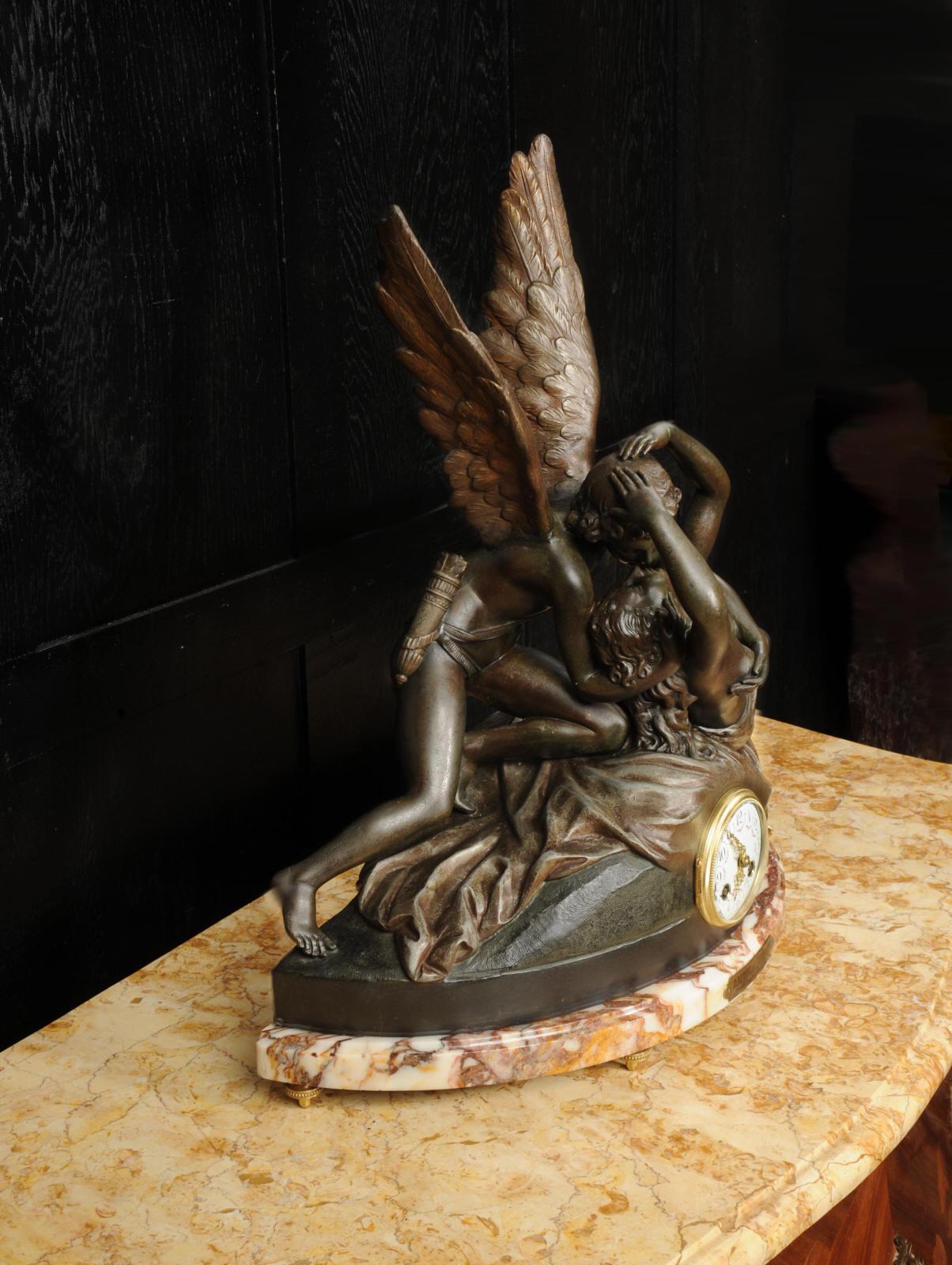 Eine feine Antique French Figural Mantel Uhr Amour et Psyche-nach Antonio Canova im Angebot 4