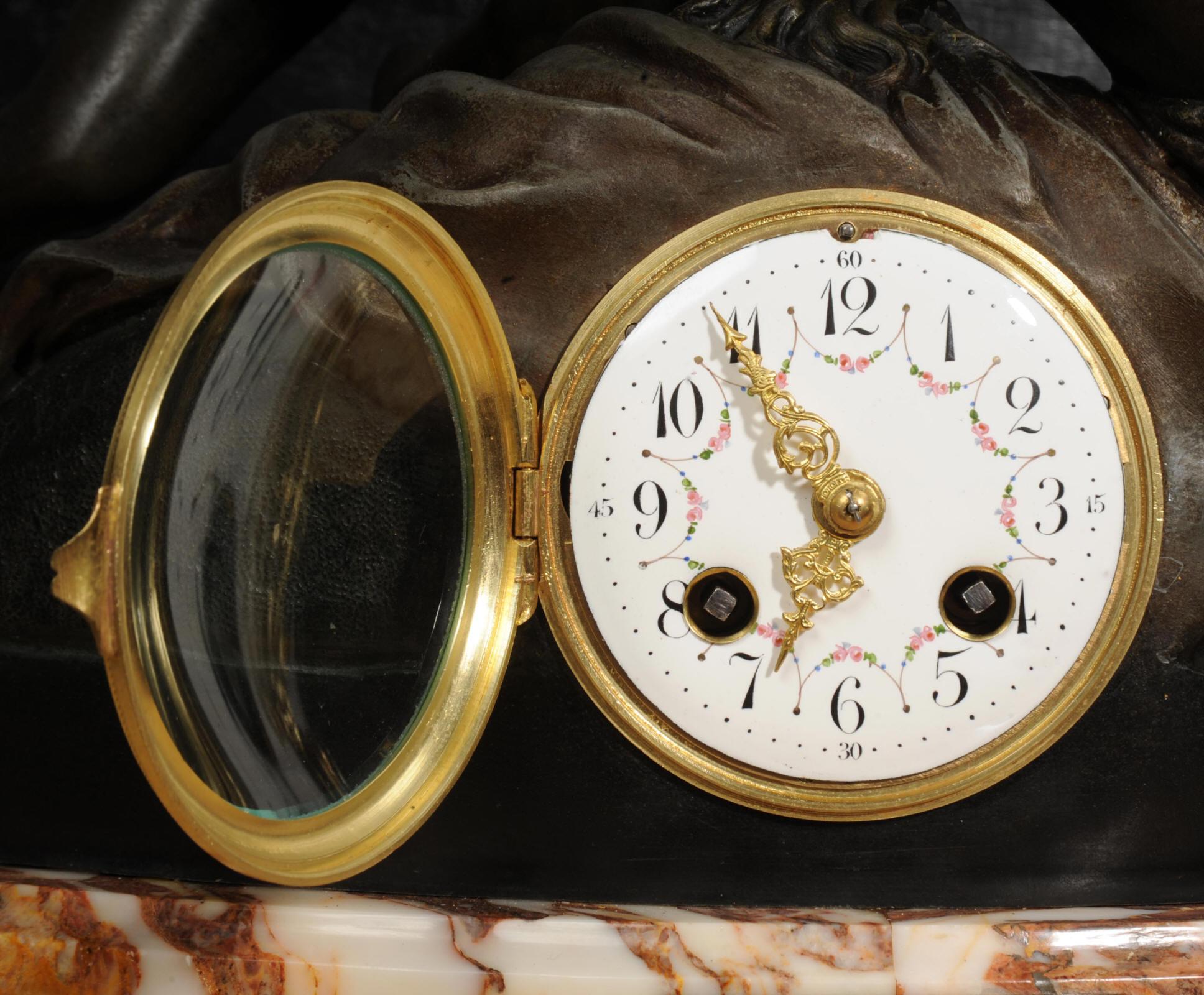 Eine feine Antique French Figural Mantel Uhr Amour et Psyche-nach Antonio Canova im Angebot 8