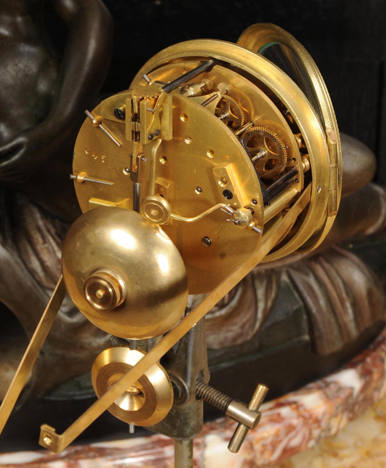 Eine feine Antique French Figural Mantel Uhr Amour et Psyche-nach Antonio Canova im Angebot 9