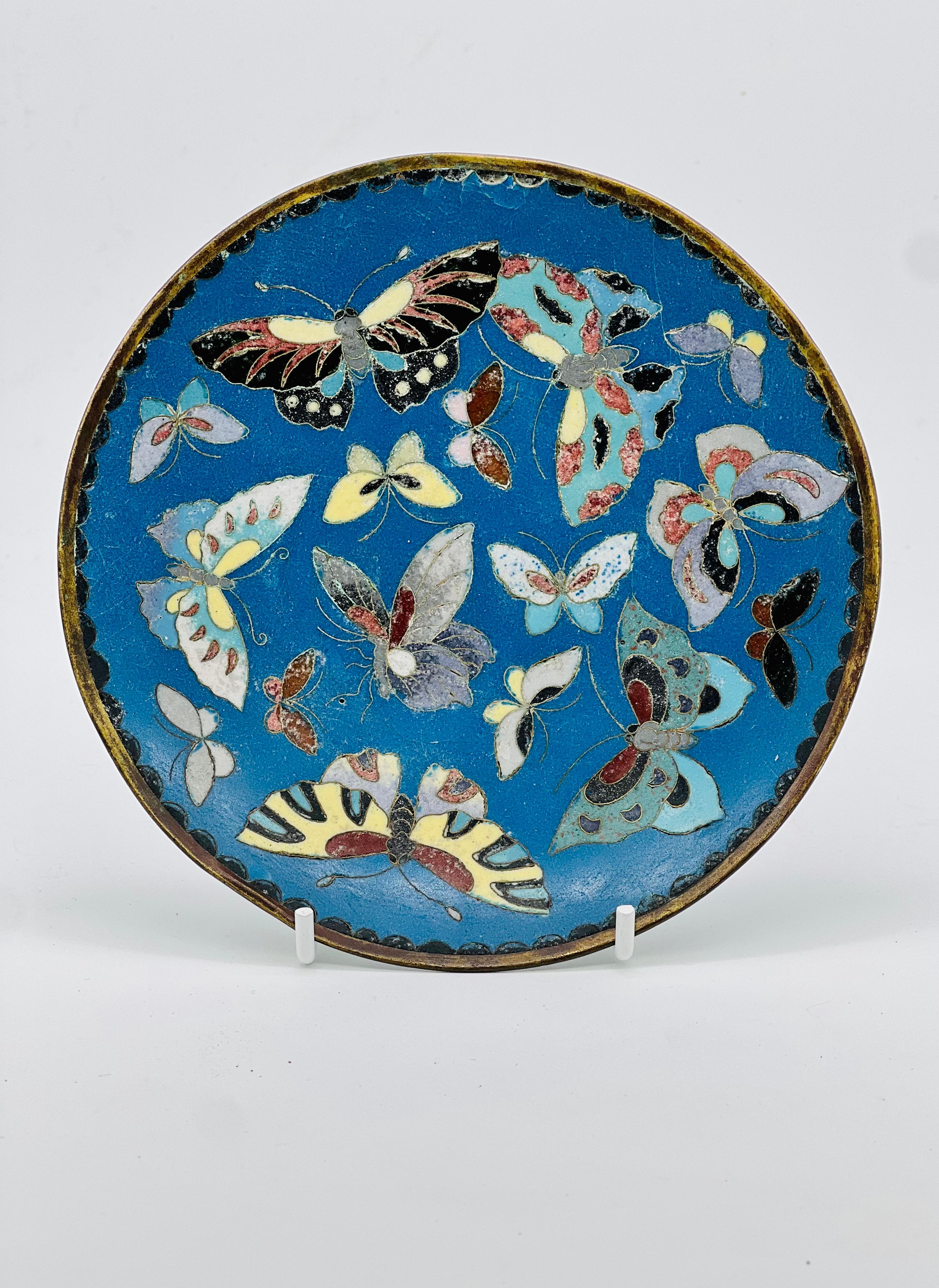 Cloissoné Fine Antique Japanese Cloisonne Enamel Butterfly Plate. Meiji Period For Sale