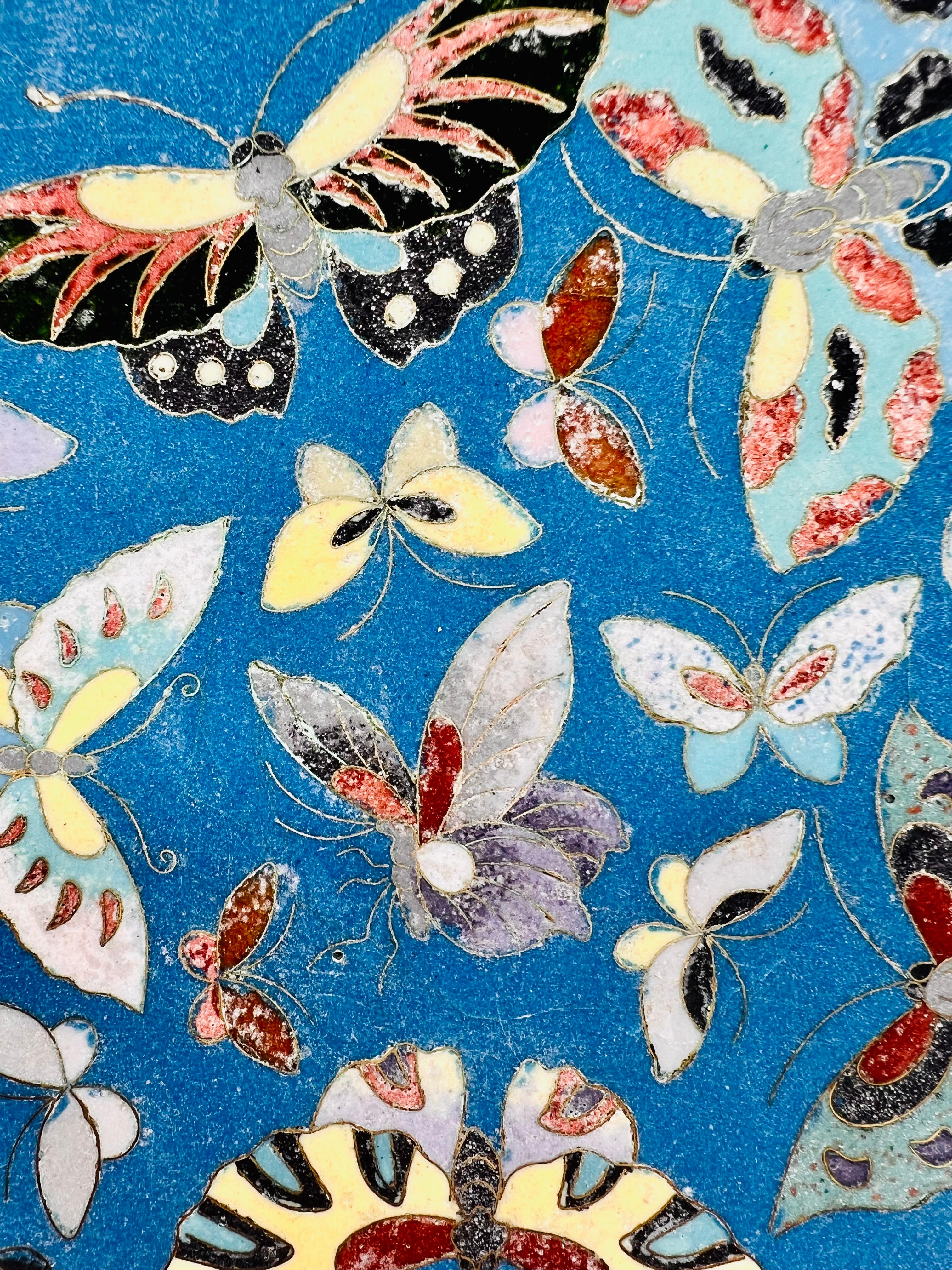 Fine Antique Japanese Cloisonne Enamel Butterfly Plate. Meiji Period In Good Condition For Sale In London, GB