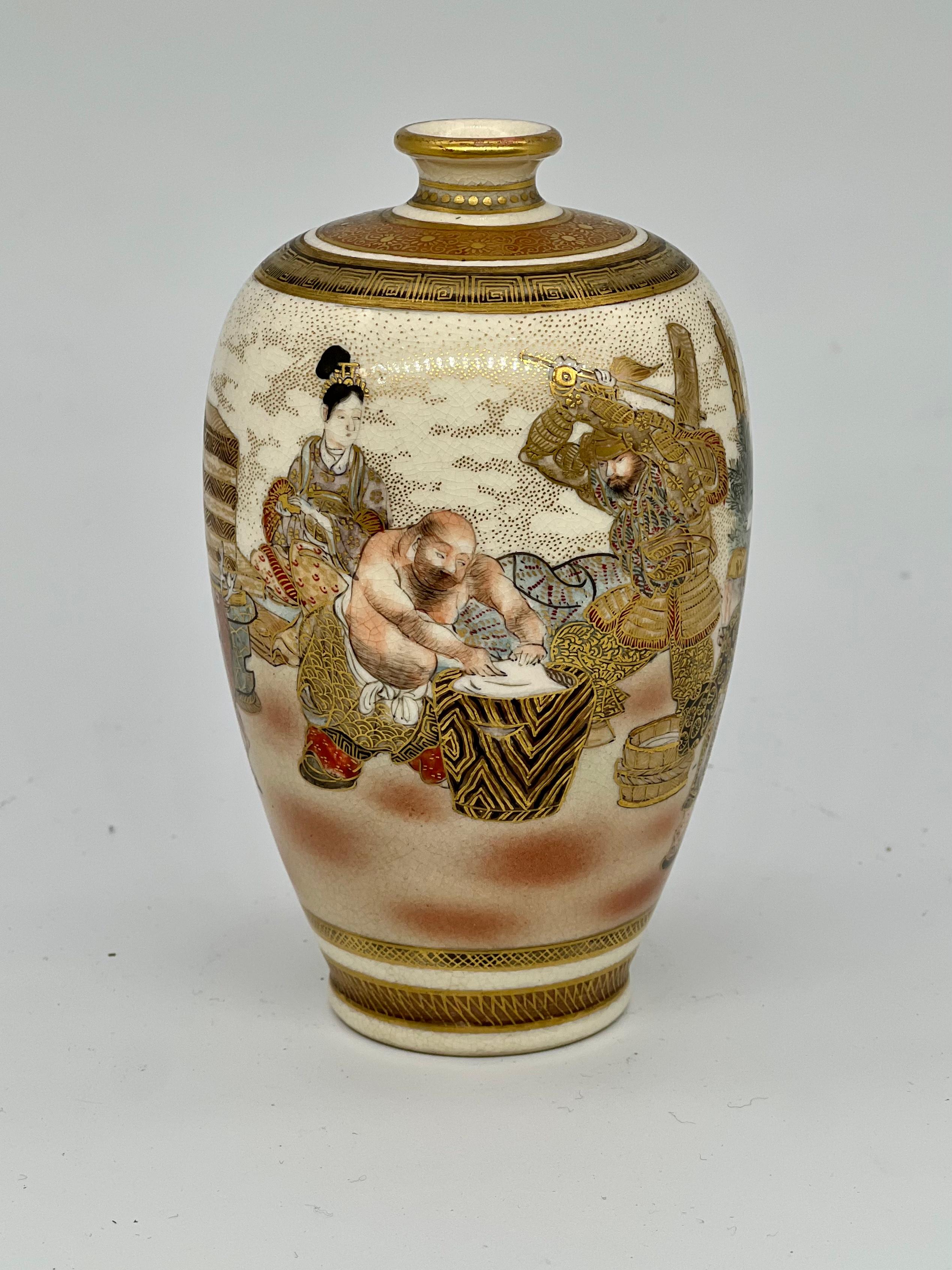 Feine antike japanische Satsuma eiförmige Vase. Signiert-Dozan. 19. Jahrhundert  im Angebot 3