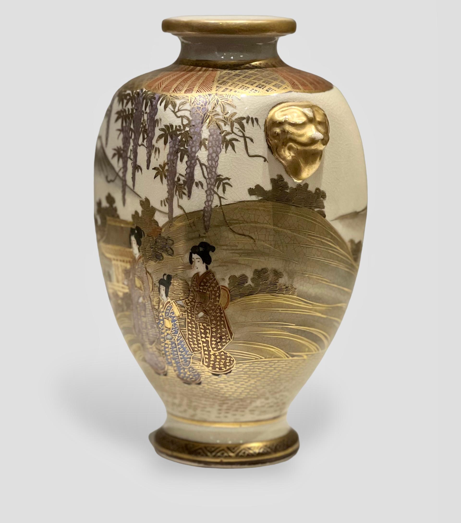 Ceramic Fine Antique Japanese Satsuma Vase. Meiji Era. Signed