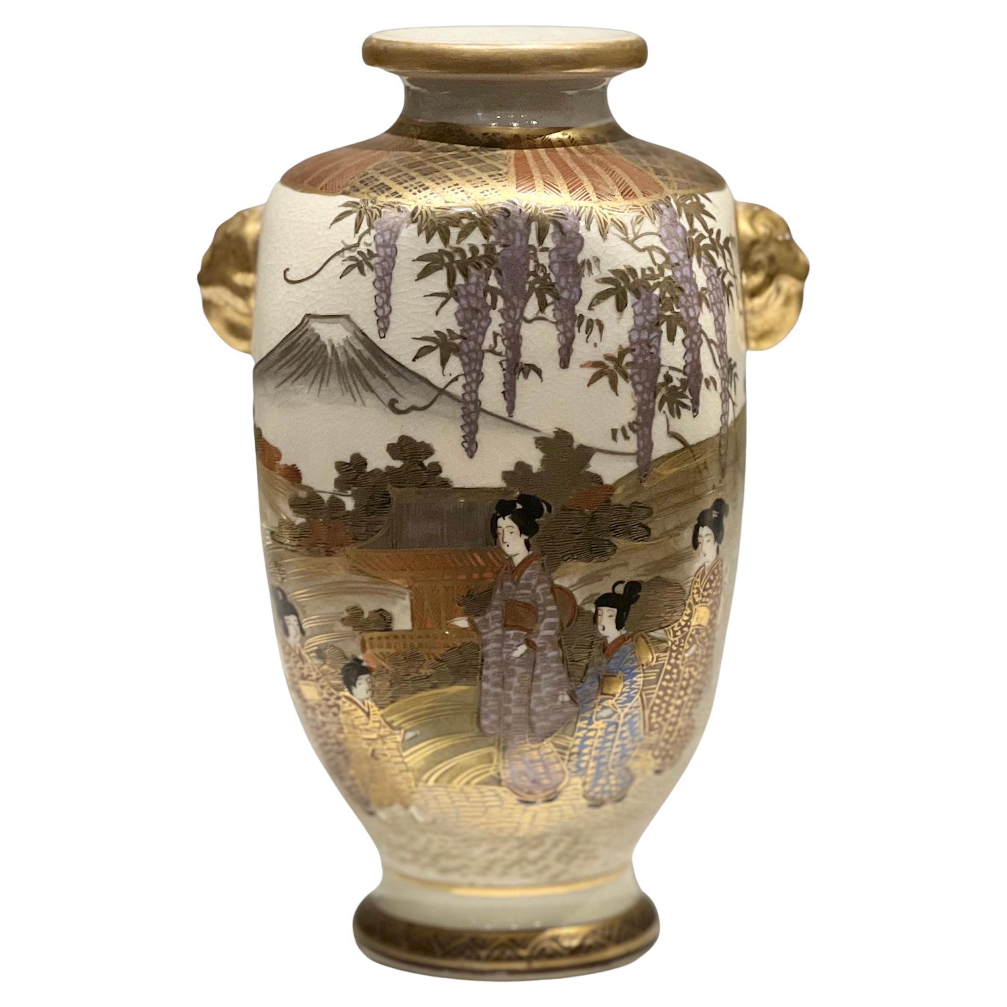 Fine Antique Japanese Satsuma Vase. Meiji Era. Signed