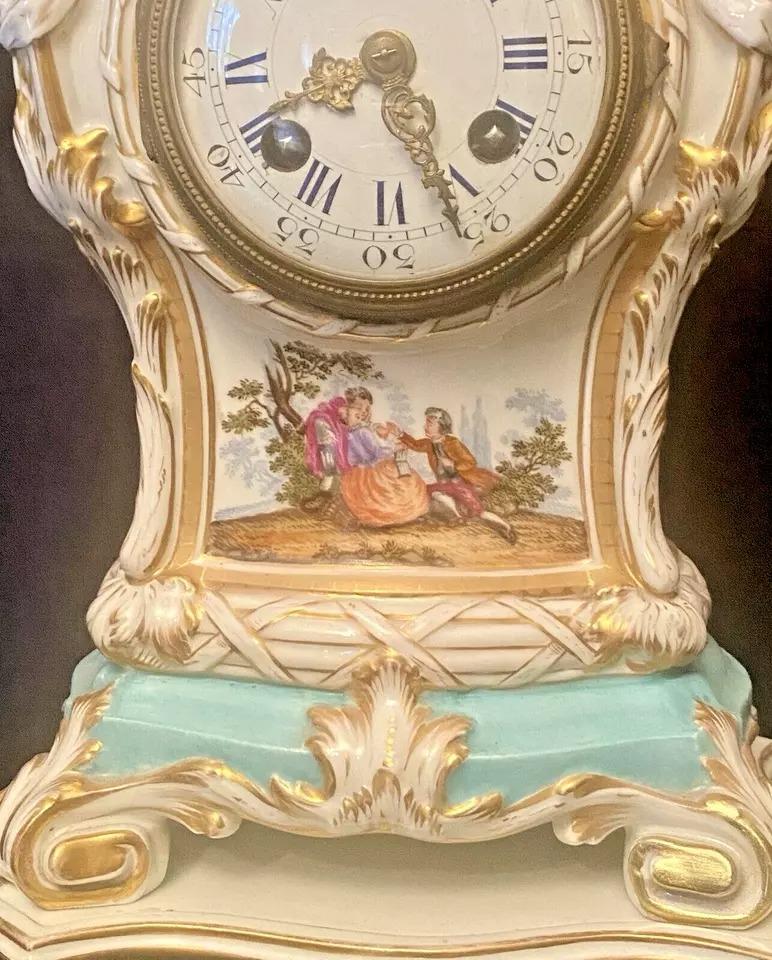 A Fine Antique KPM Berlin Porcelain 3 Piece Clock Set Circa 19th Century In Good Condition For Sale In London, GB