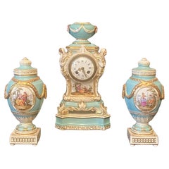 Antiguo juego de relojes de 3 piezas de porcelana KPM Porcelain, circa siglo XIX