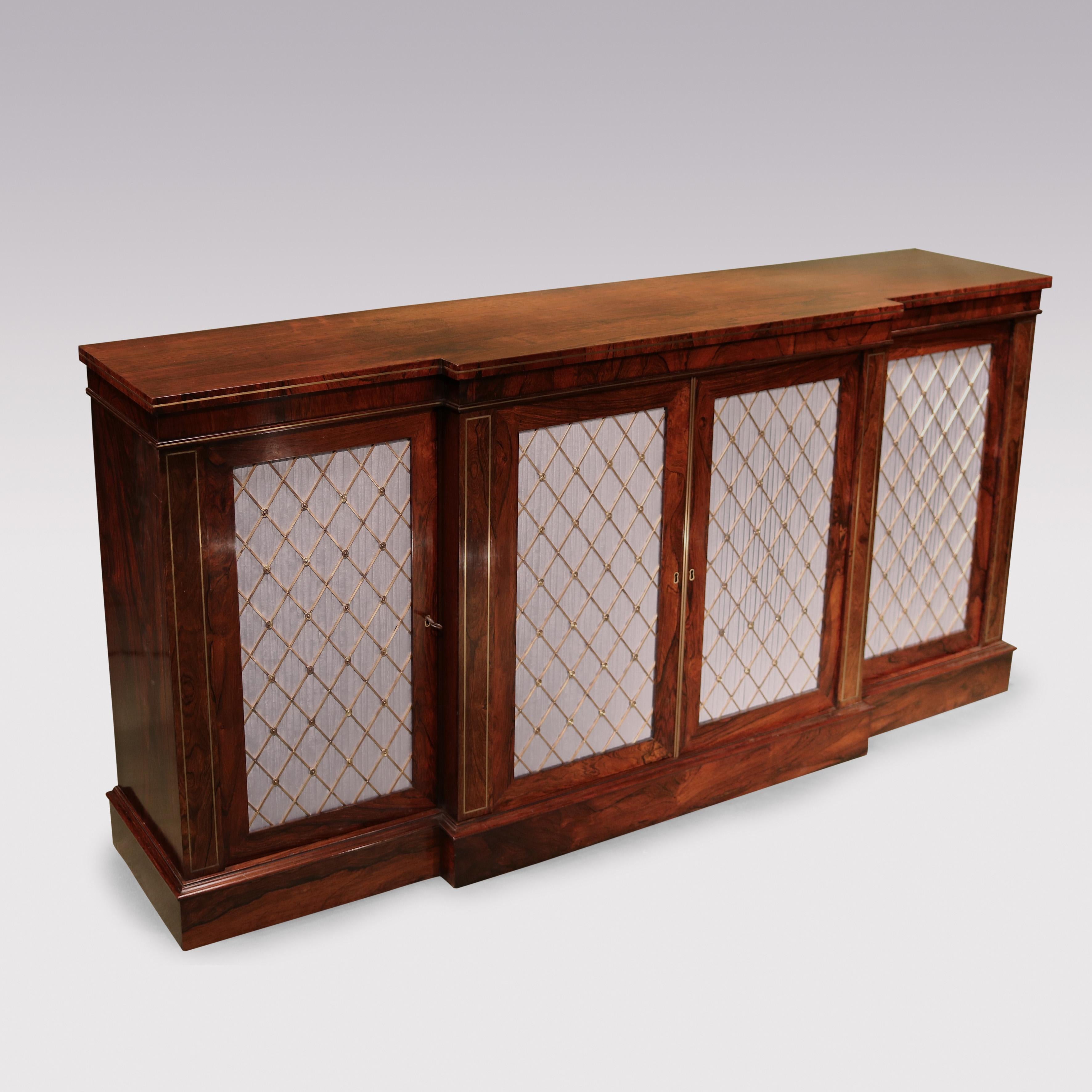 XIXe siècle Belle chiffonnière ancienne de la période Régence en bois de rose figuré en vente