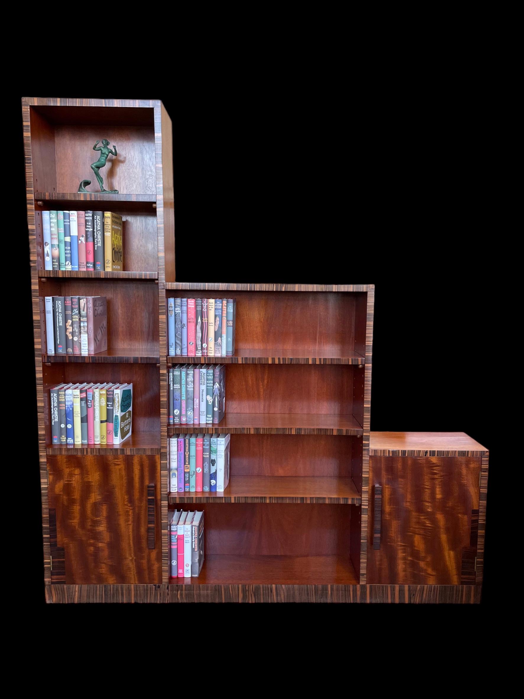 Ein Wolkenkratzer-Bücherregal im Art déco-Stil im Angebot 11
