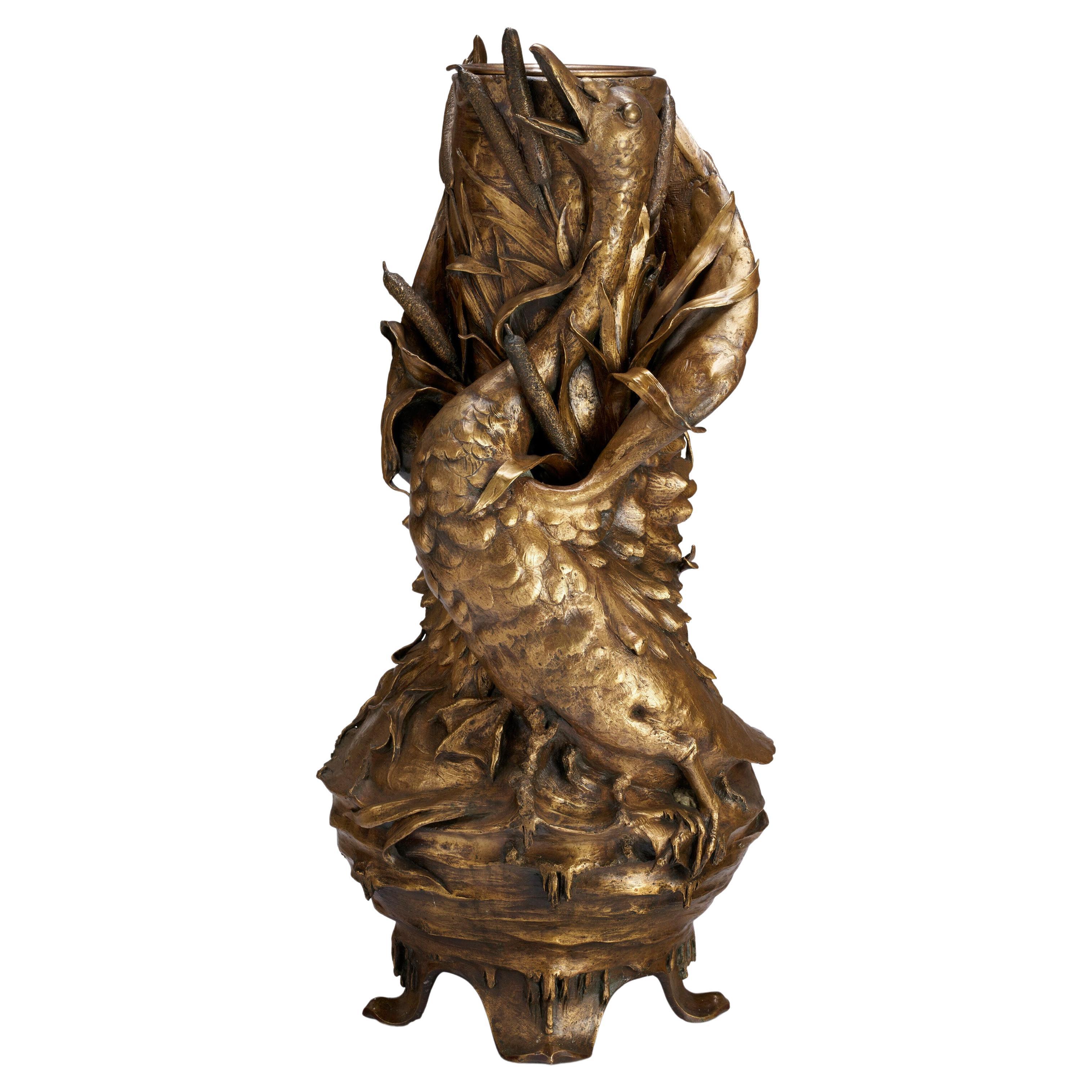 Vase figuratif en bronze dor belge de Jean-Baptiste Sloodts en vente