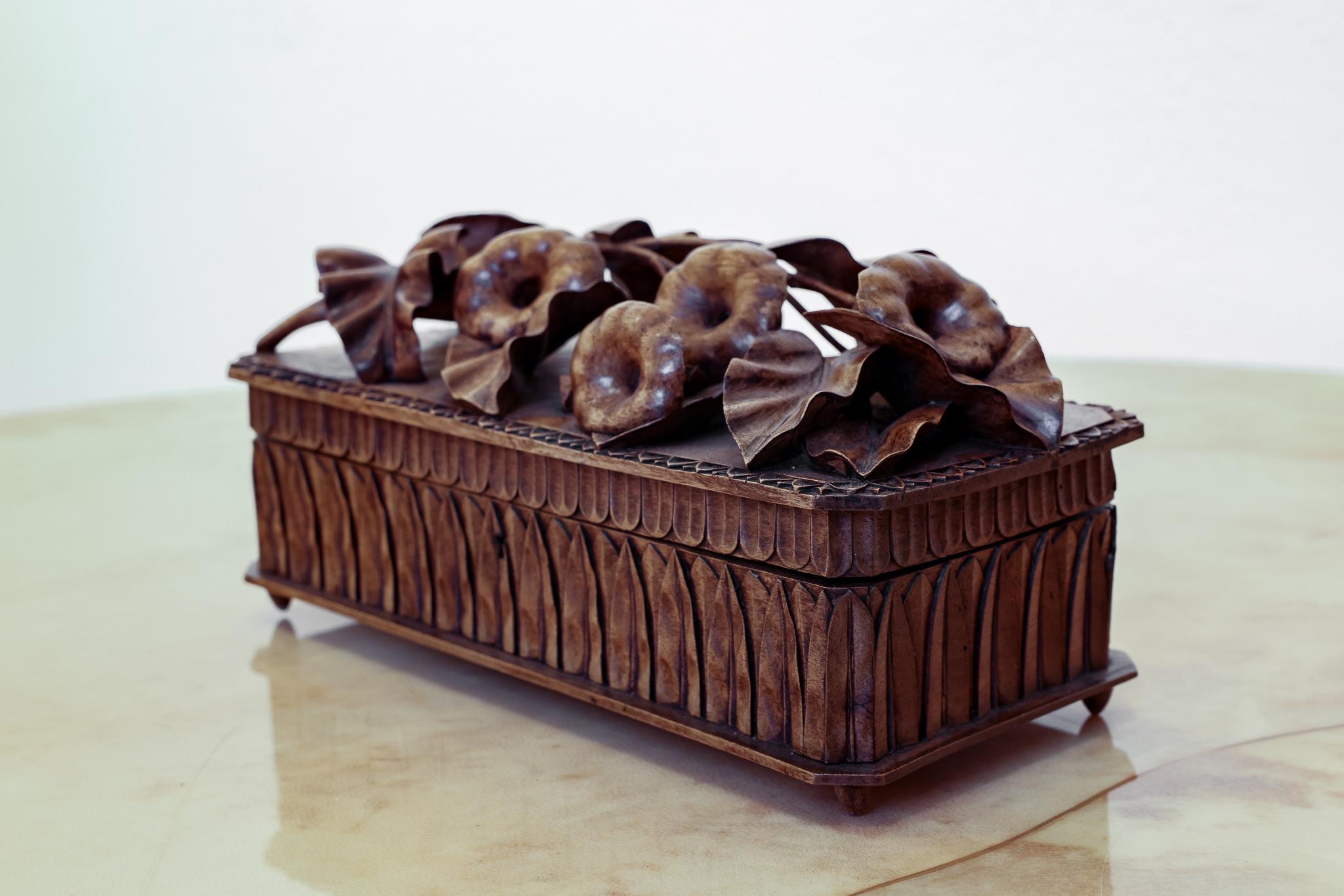 Fine Carved Wood Box with Morning Glories For Sale 2