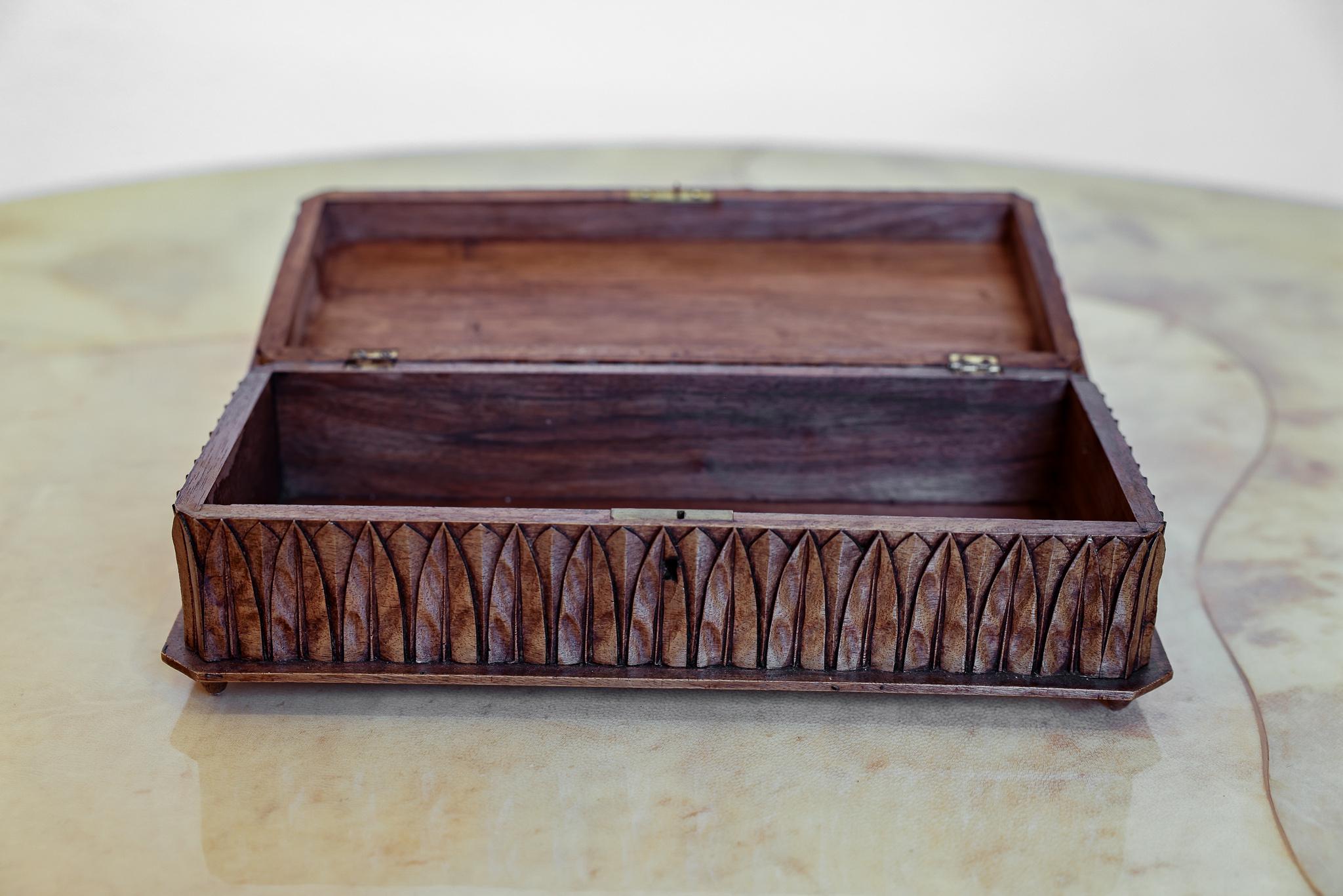 Early 20th Century Fine Carved Wood Box with Morning Glories For Sale