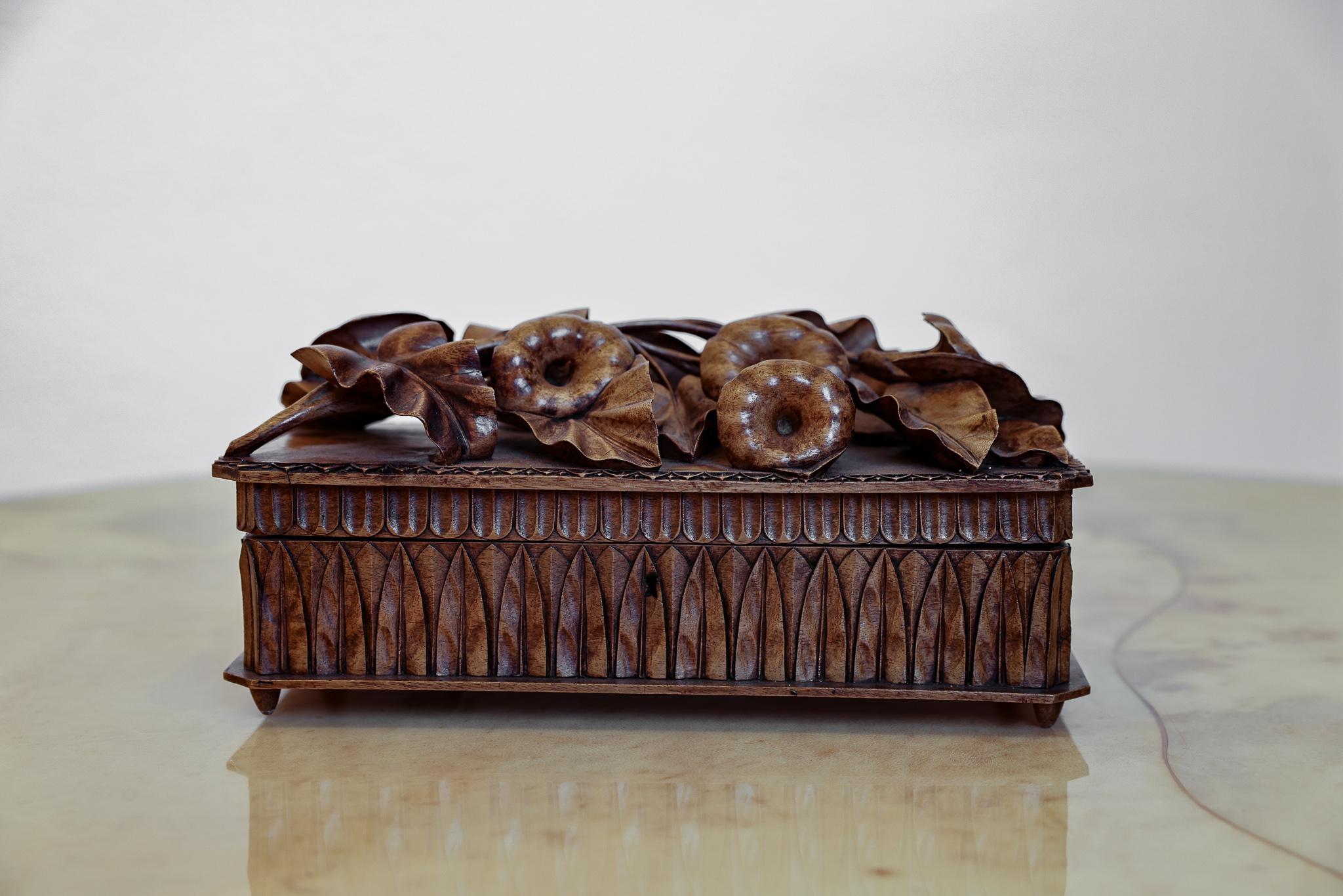 Fine Carved Wood Box with Morning Glories For Sale 1