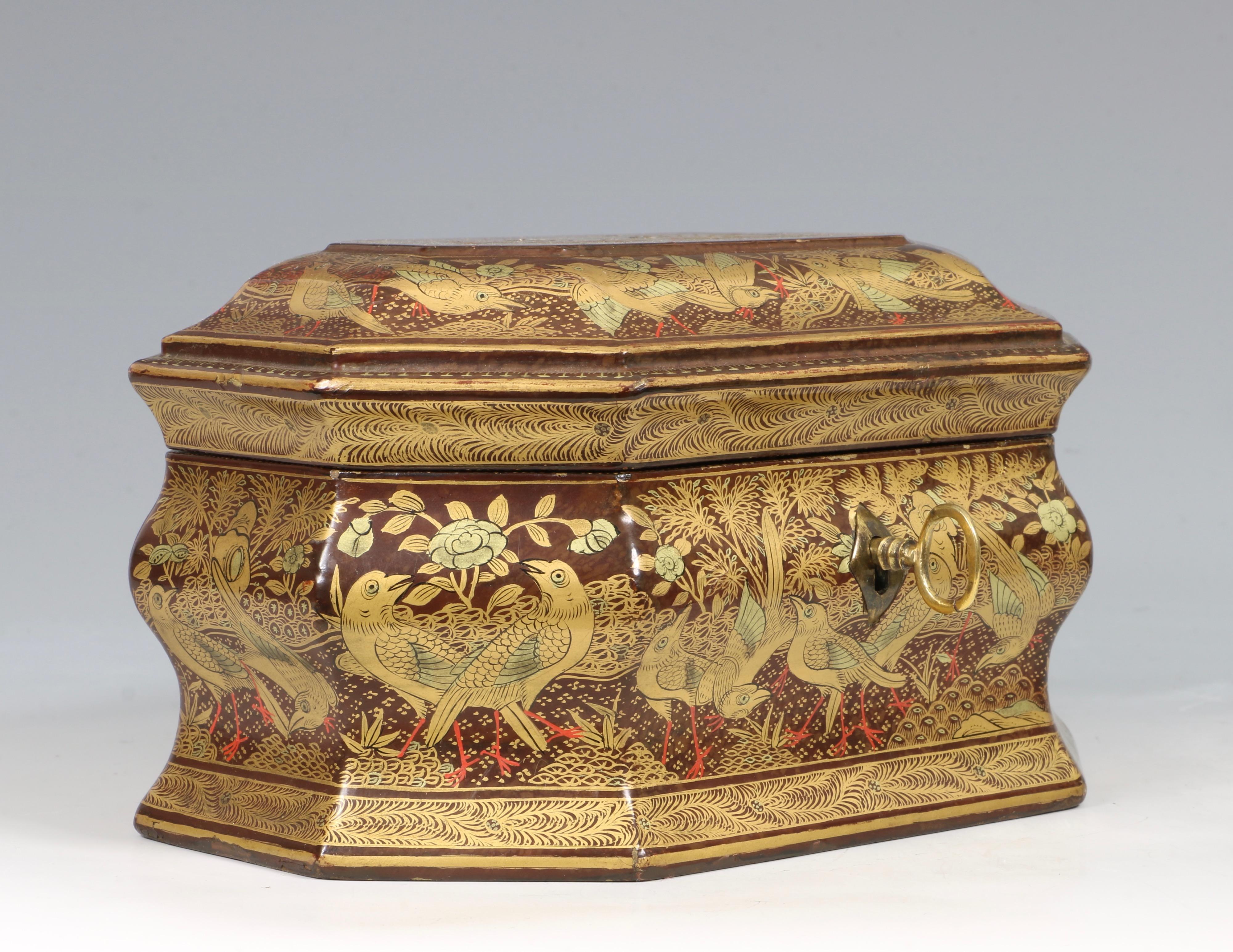 Painted Fine Chinese Canton Lacquer Export Tea Caddy, Mid-19th Century For Sale