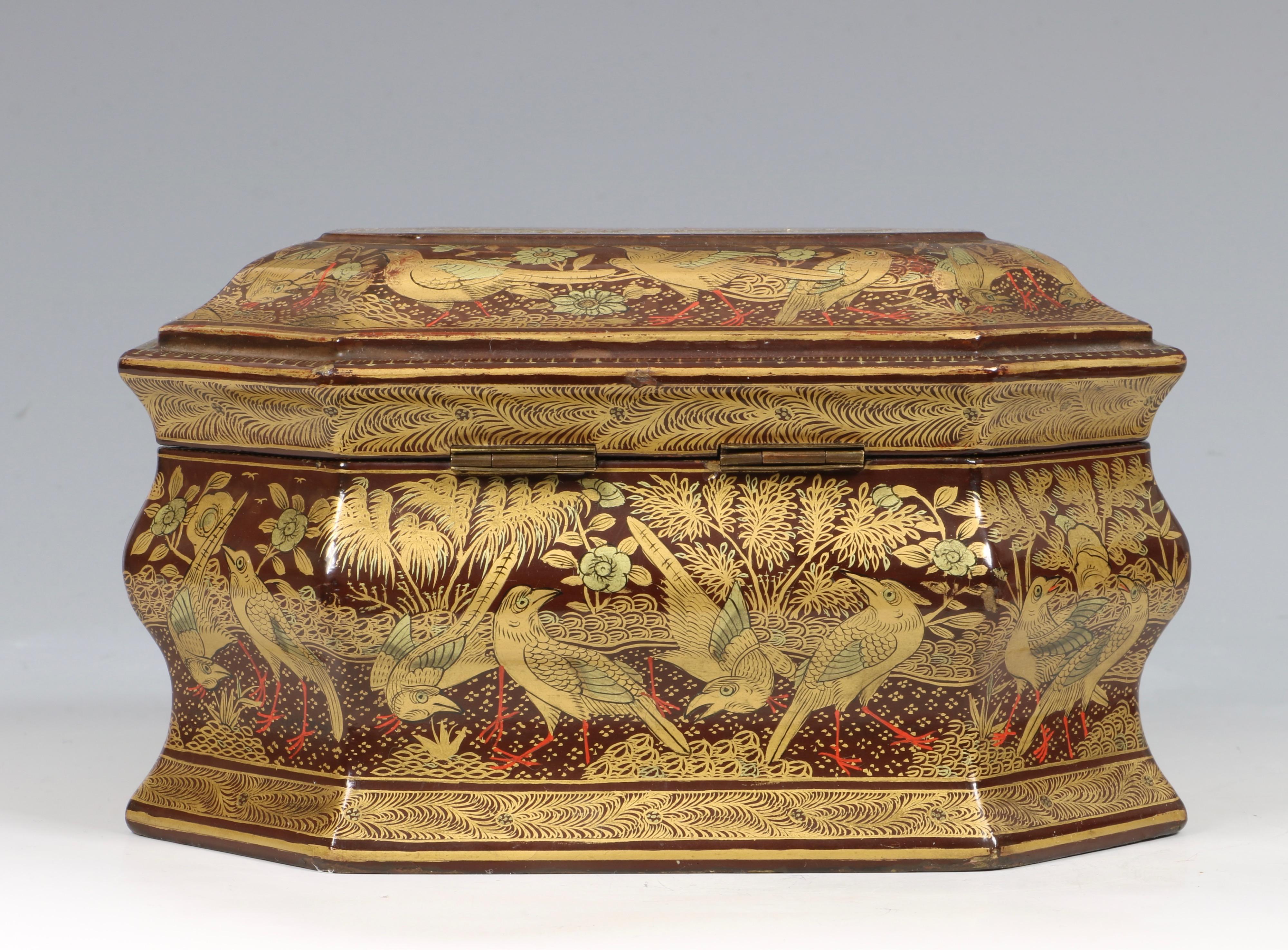 Fine Chinese Canton Lacquer Export Tea Caddy, Mid-19th Century For Sale 1