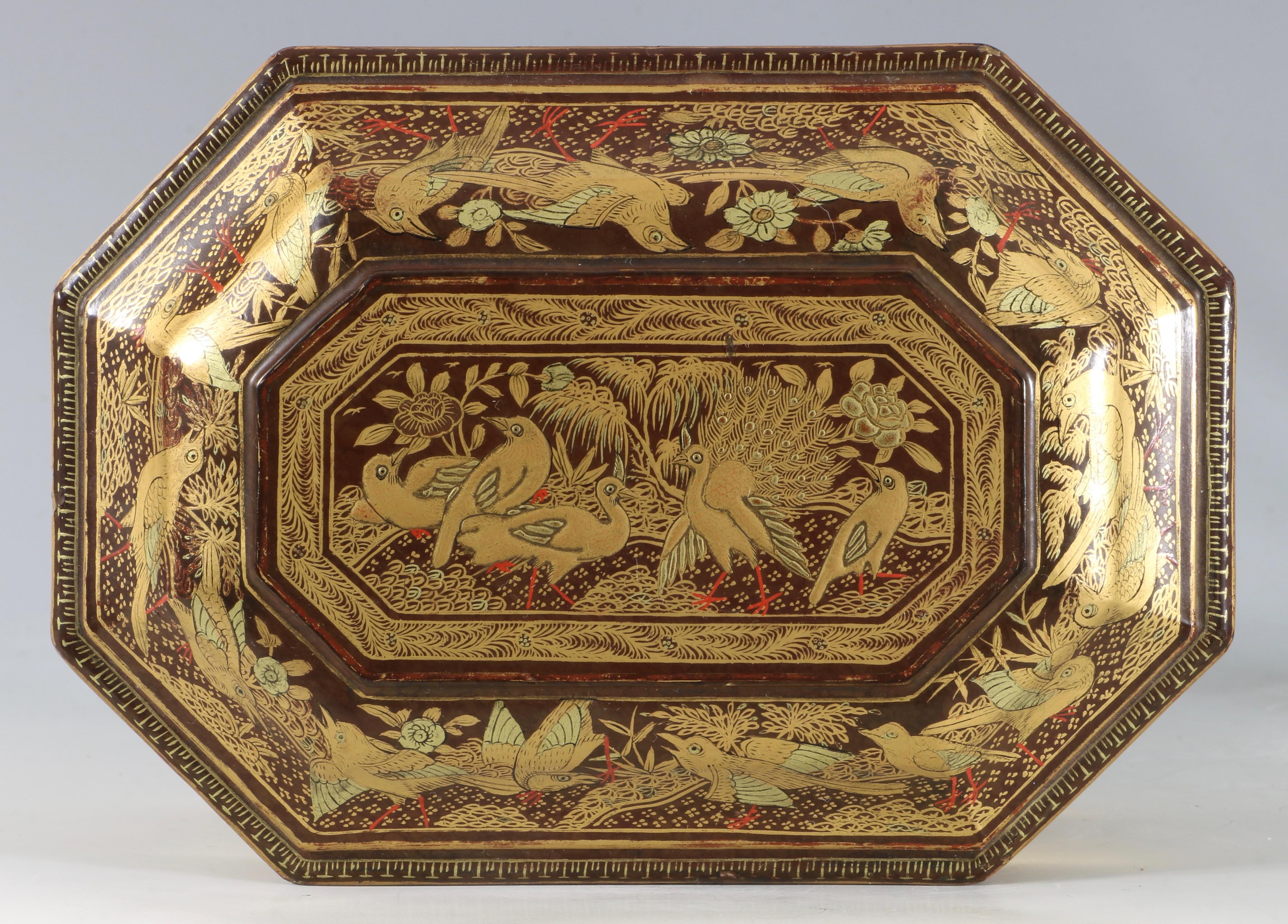 Fine Chinese Canton Lacquer Export Tea Caddy, Mid-19th Century For Sale 5
