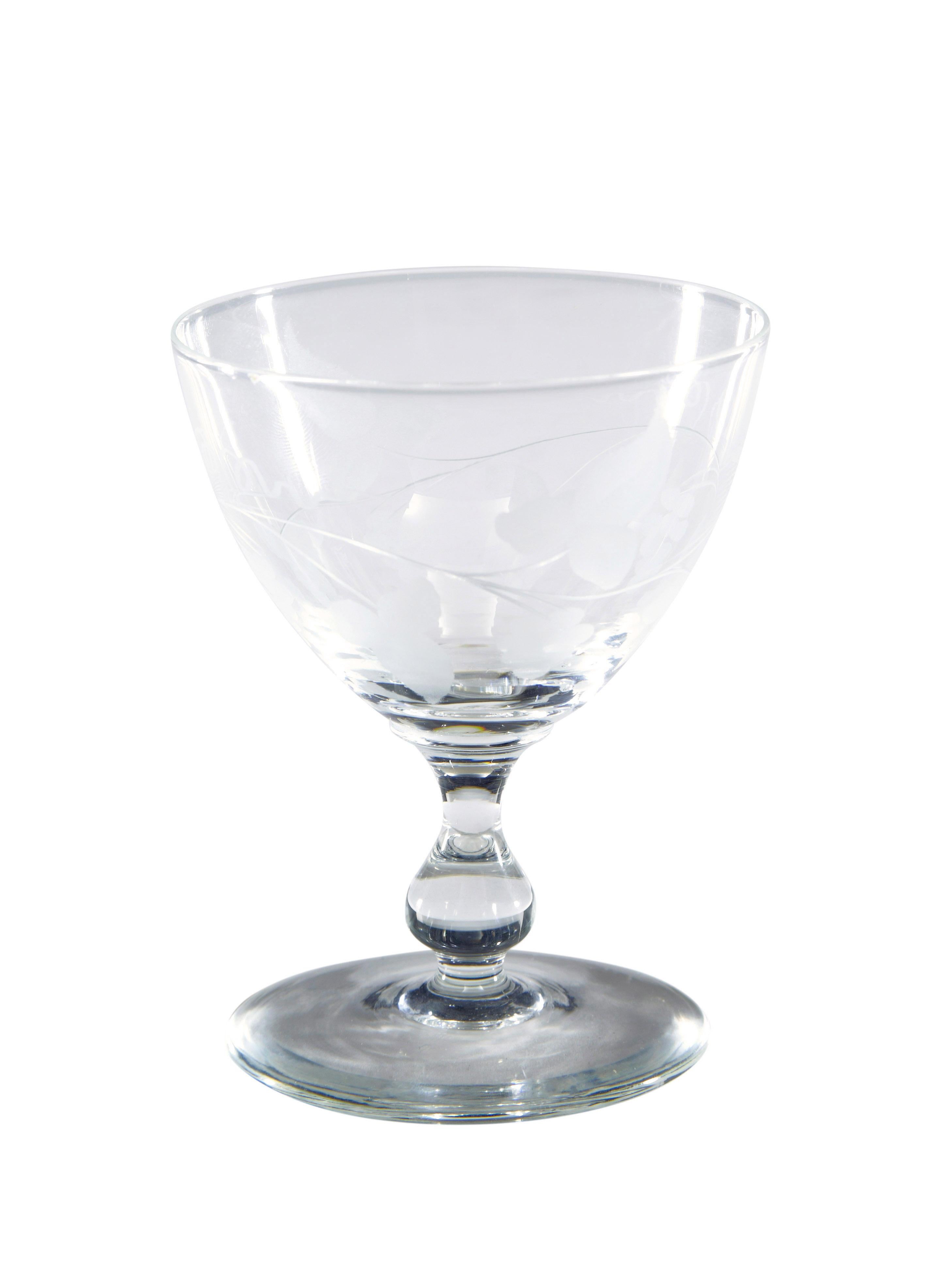 Eine schöne Sammlung von Riihimaki Savoy Gläsern aus den 1930er Jahren mit geätztem Wein (Finnisch) im Angebot