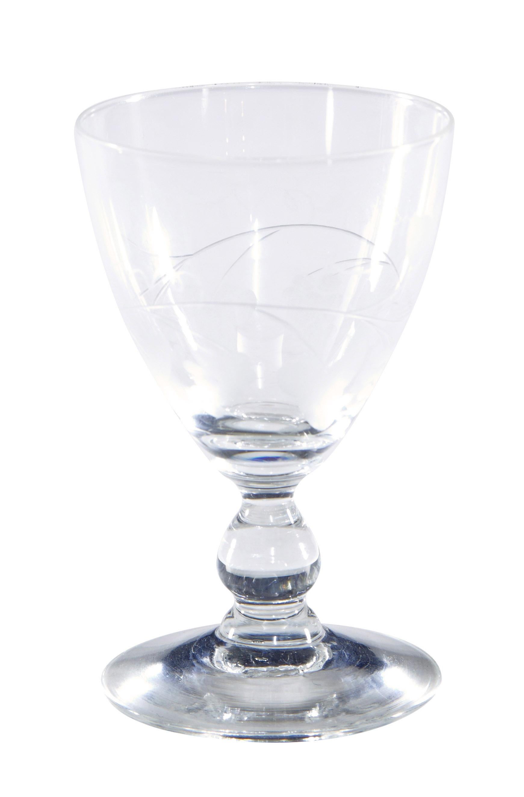 Eine schöne Sammlung von Riihimaki Savoy Gläsern aus den 1930er Jahren mit geätztem Wein (Glas) im Angebot