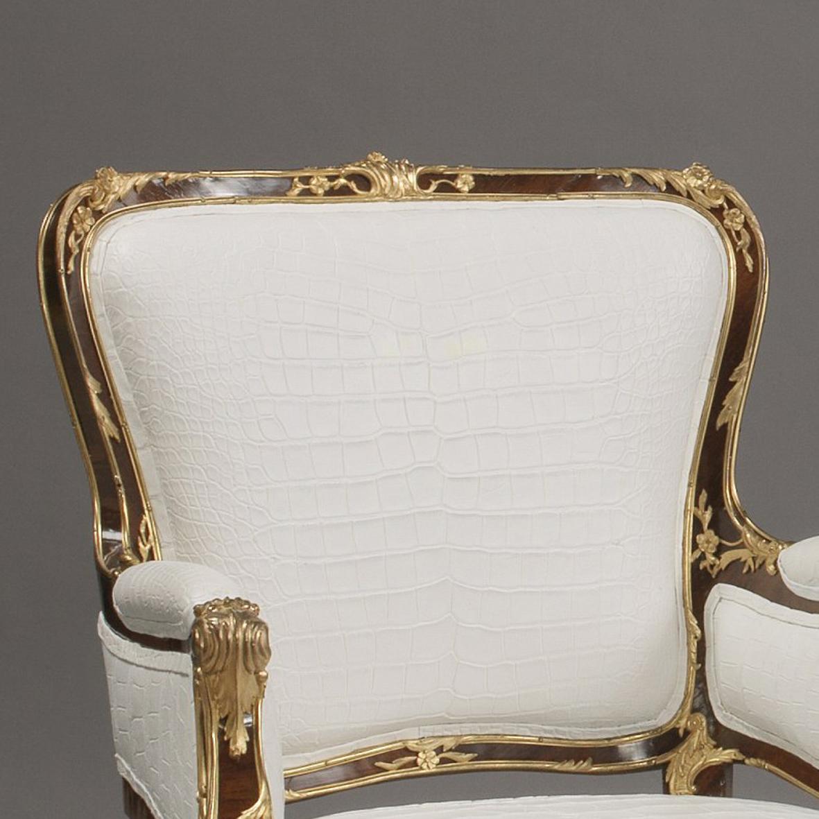 Russo Raffinata coppia di poltrone russe con montatura in bronzo dorato, 1870 ca. in vendita