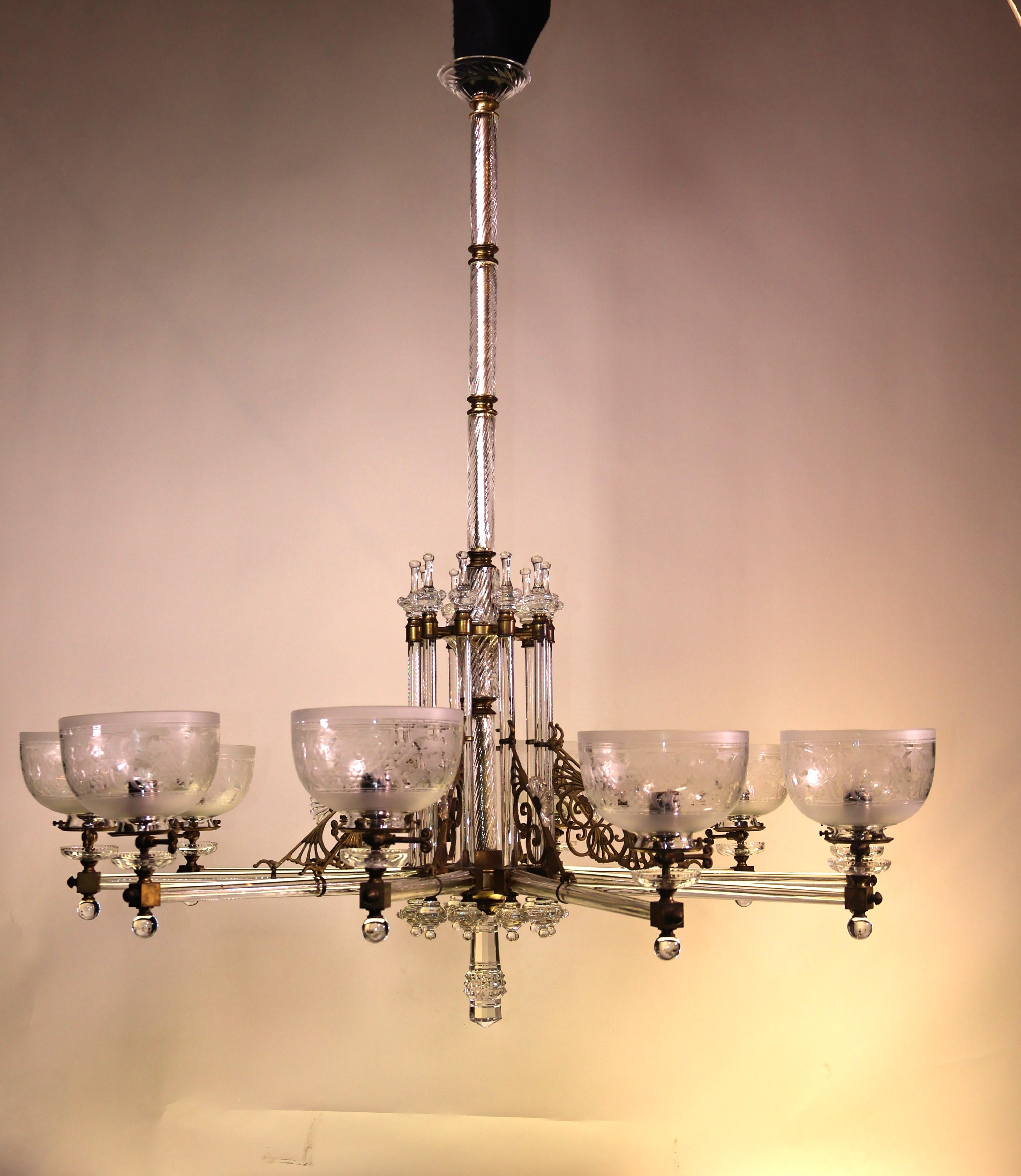 A Fine Crystal Chandelier 10 lights. England, circa 1900. For Sale 4