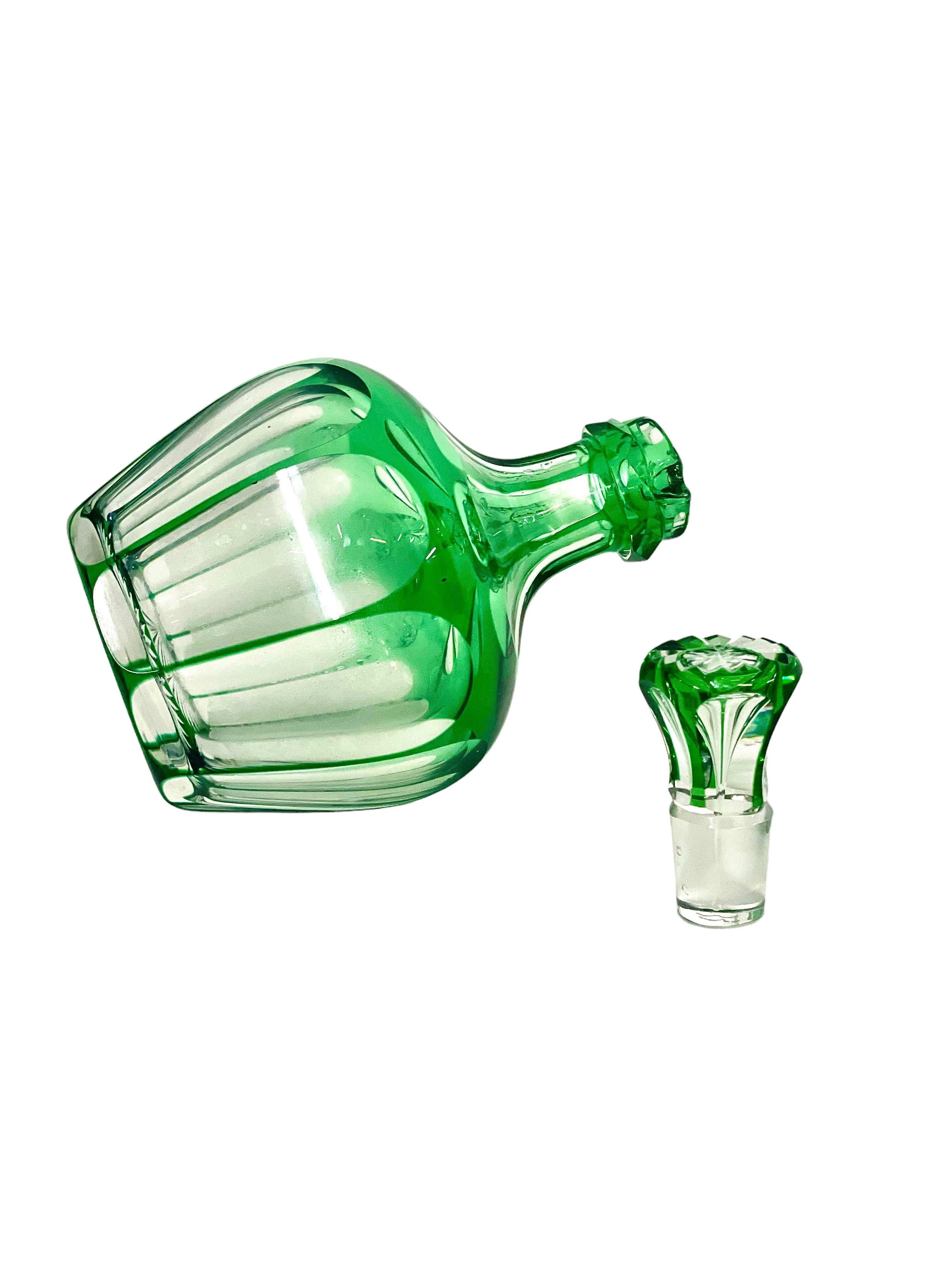 Vintage French Green Overlay Crystal Liqueur Decanter with Handle In Good Condition For Sale In LA CIOTAT, FR