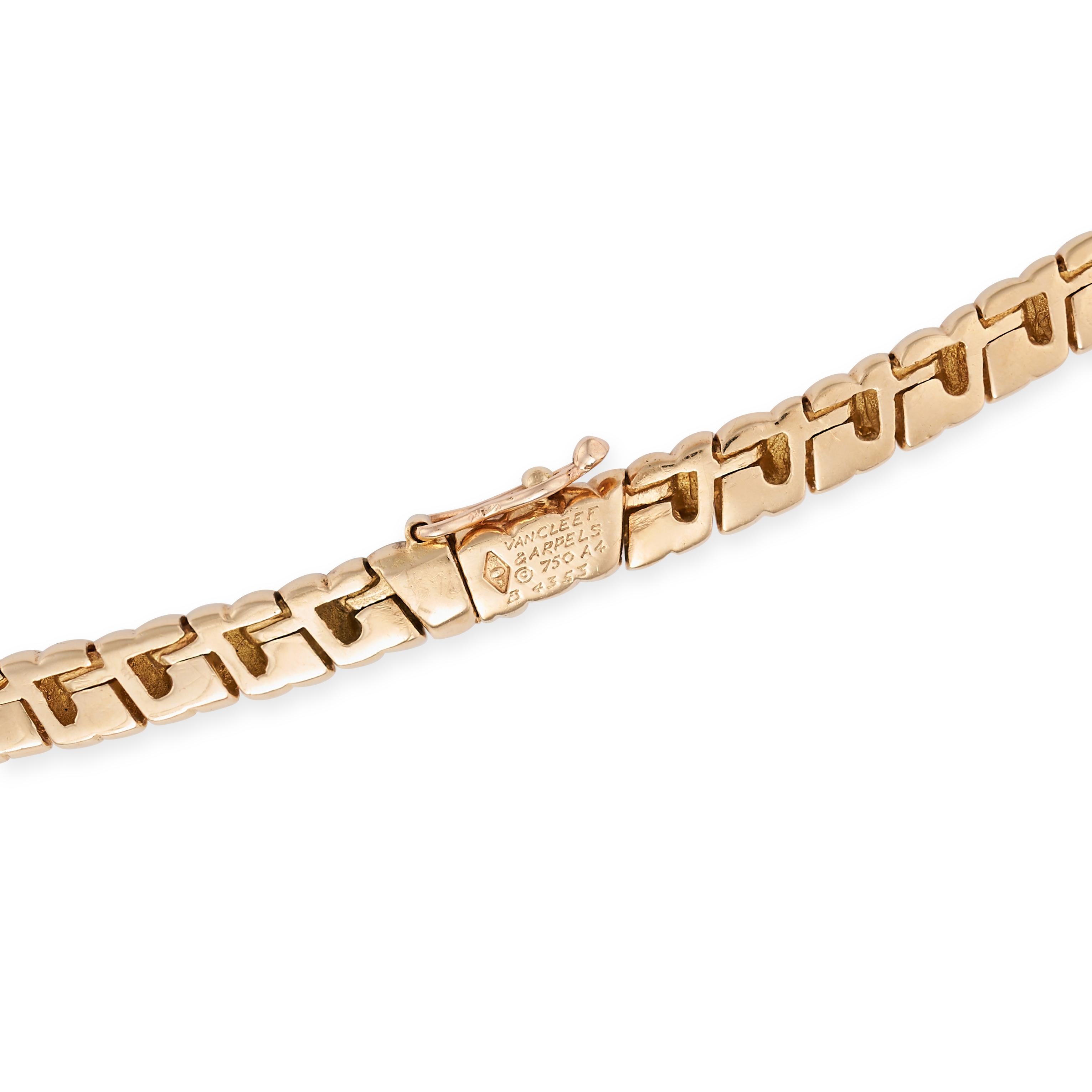 Women's or Men's A fine diamond pendant necklace by Van Cleef and Arpels For Sale