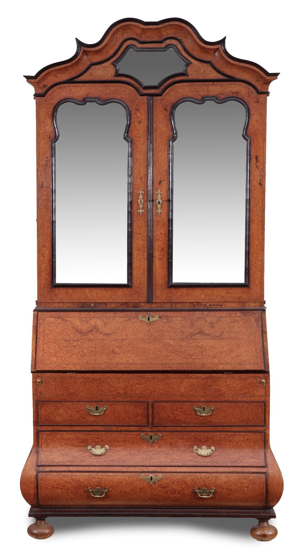 Baroque A fine Dutch 18th-century oak and amboyna bureau cabinet with mirror doors For Sale