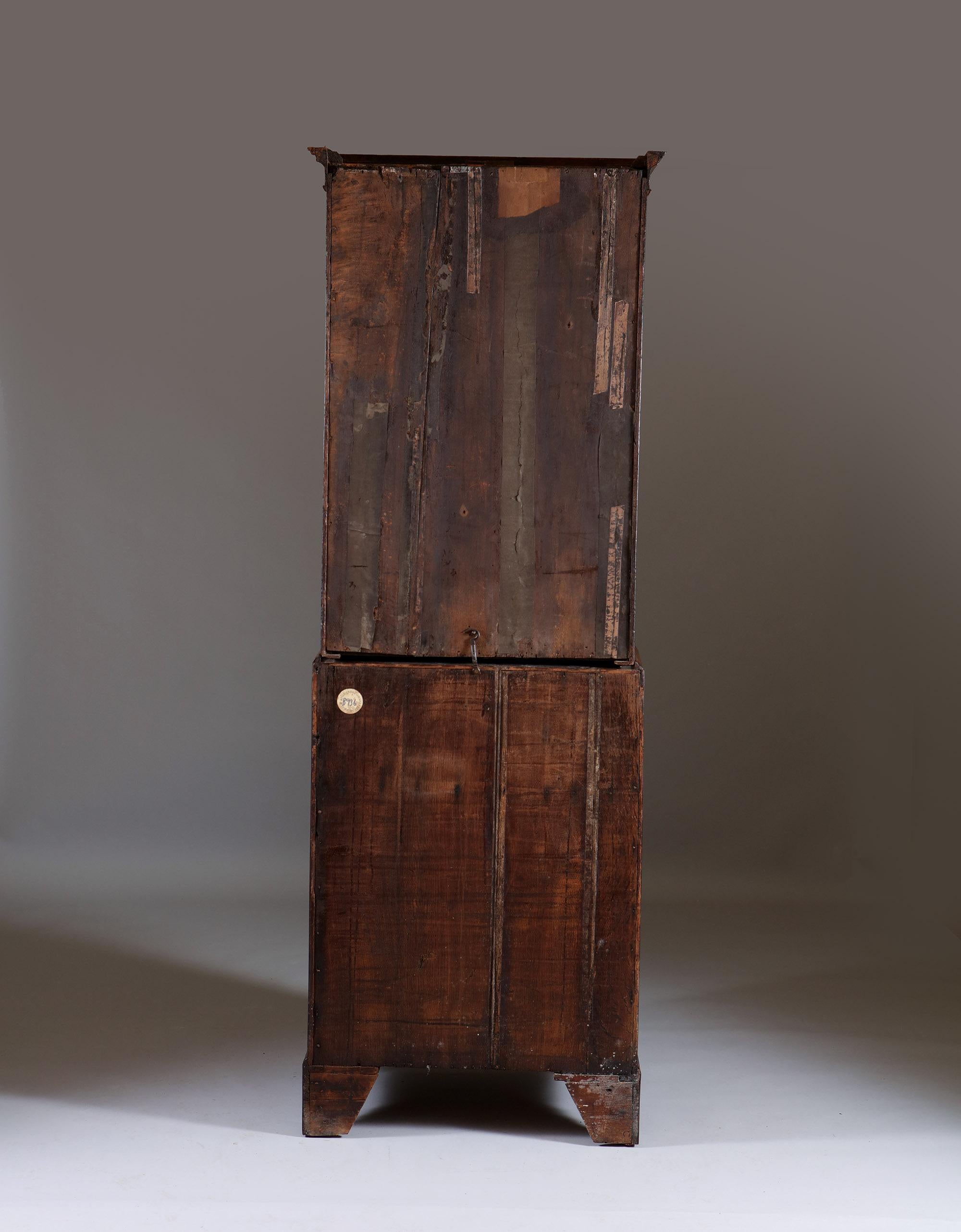 A Fine Early 18th Century George I Burr Walnut Bureau Bookcase, Circa 1715 For Sale 6