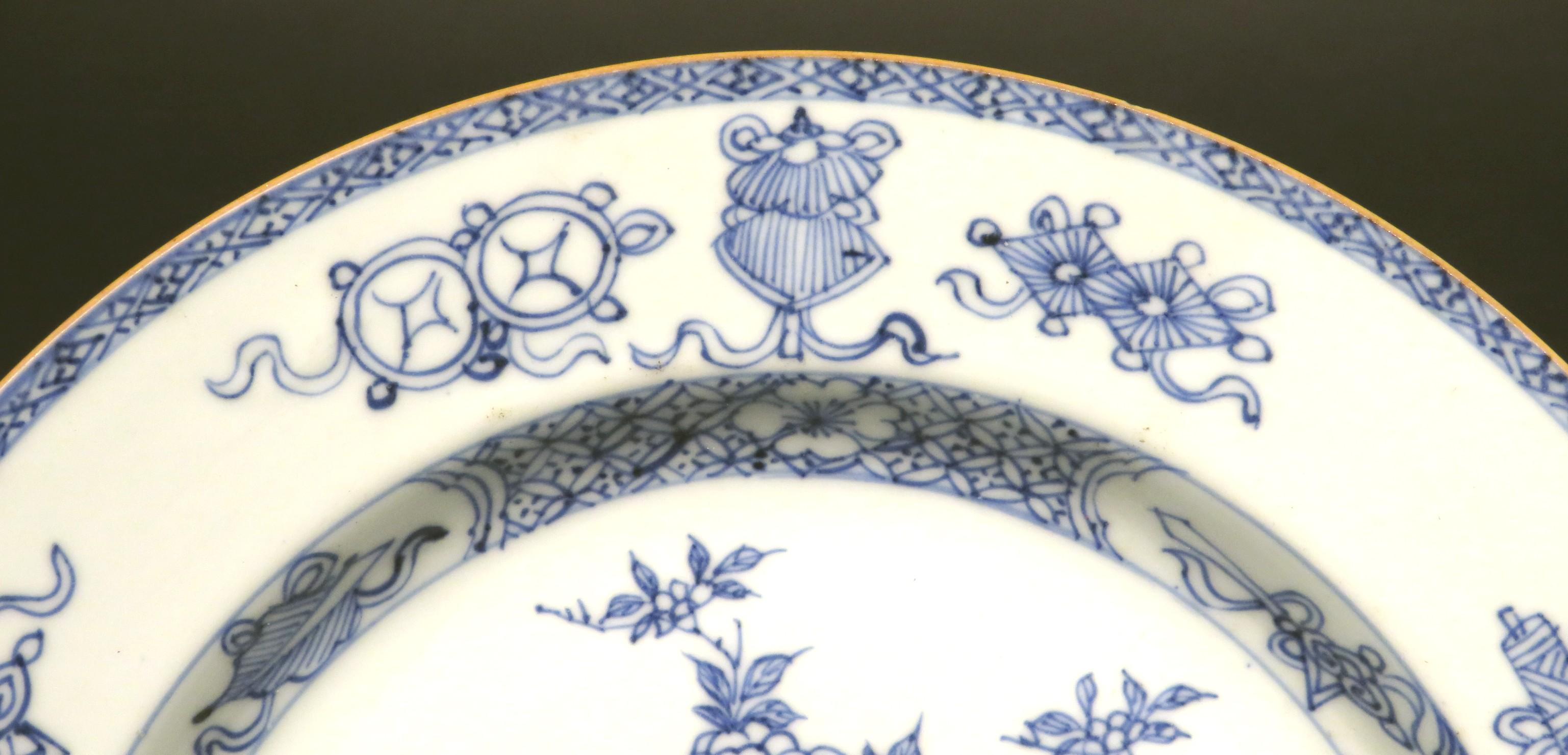 Hand-Painted A Fine Early 18th Century Yongzheng Period Chinese Blue & White Porcelain Plate For Sale