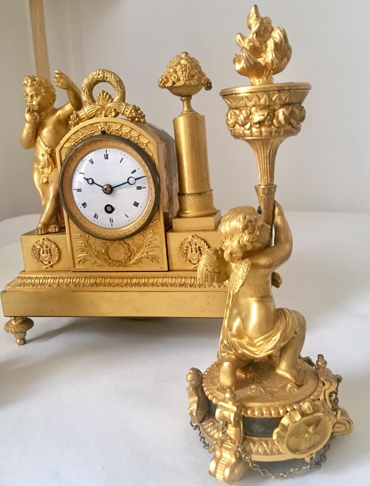 Fine Early 19th Century French Empire Period Gilt Bronze Figural Set Clock For Sale 1