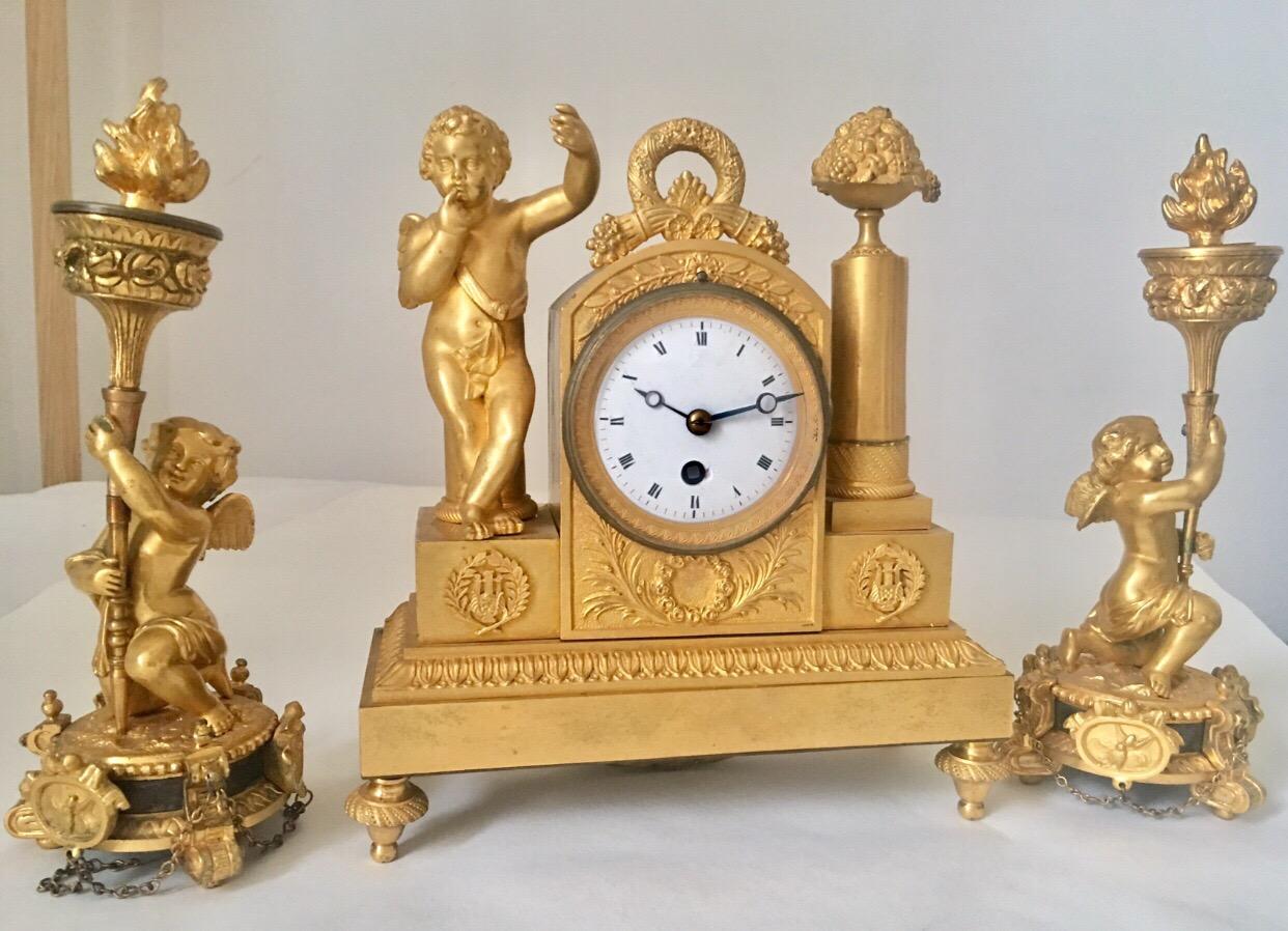 Fine Early 19th Century French Empire Period Gilt Bronze Figural Set Clock For Sale 5